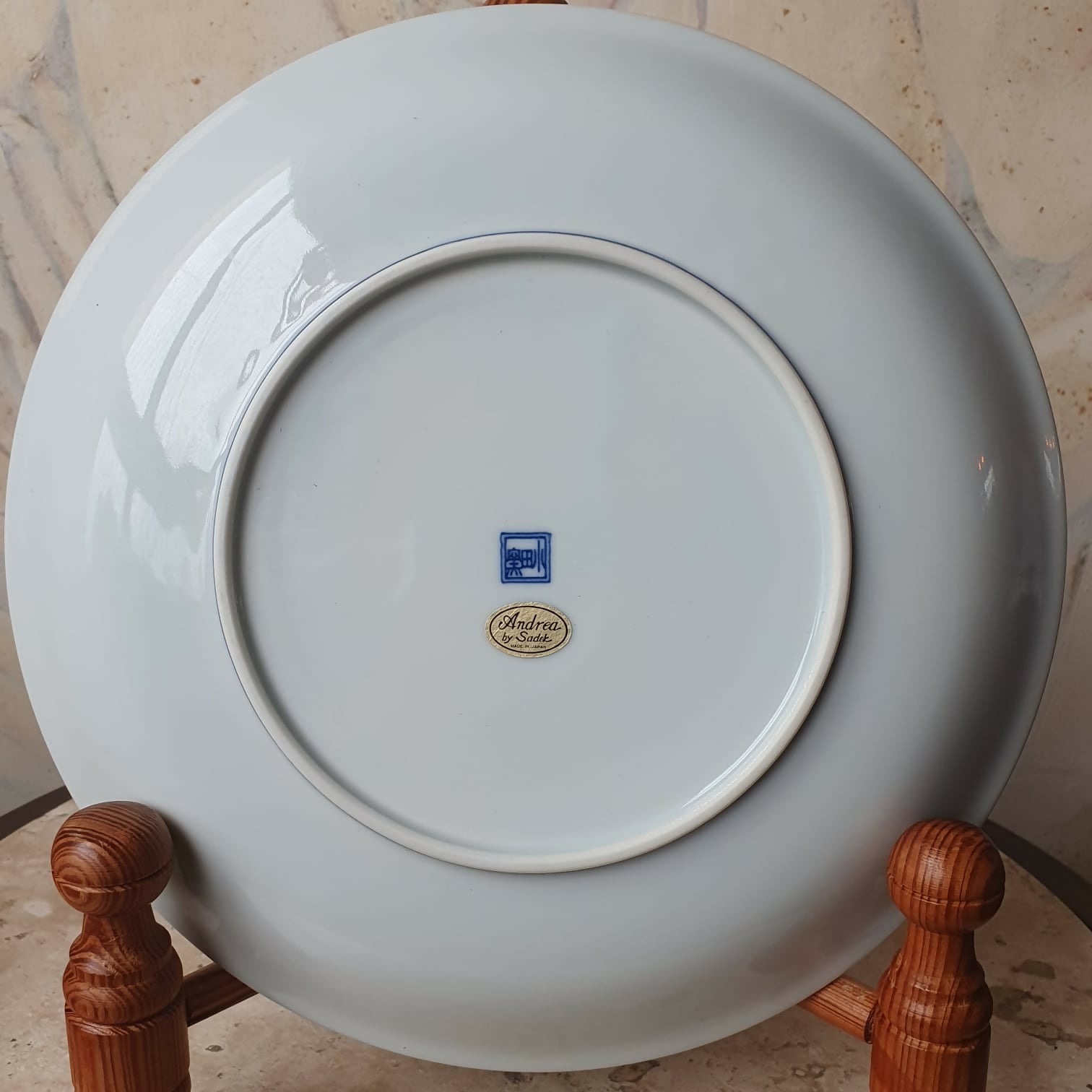 Prato decorativo tipo Medalhão em porcelana japonesa