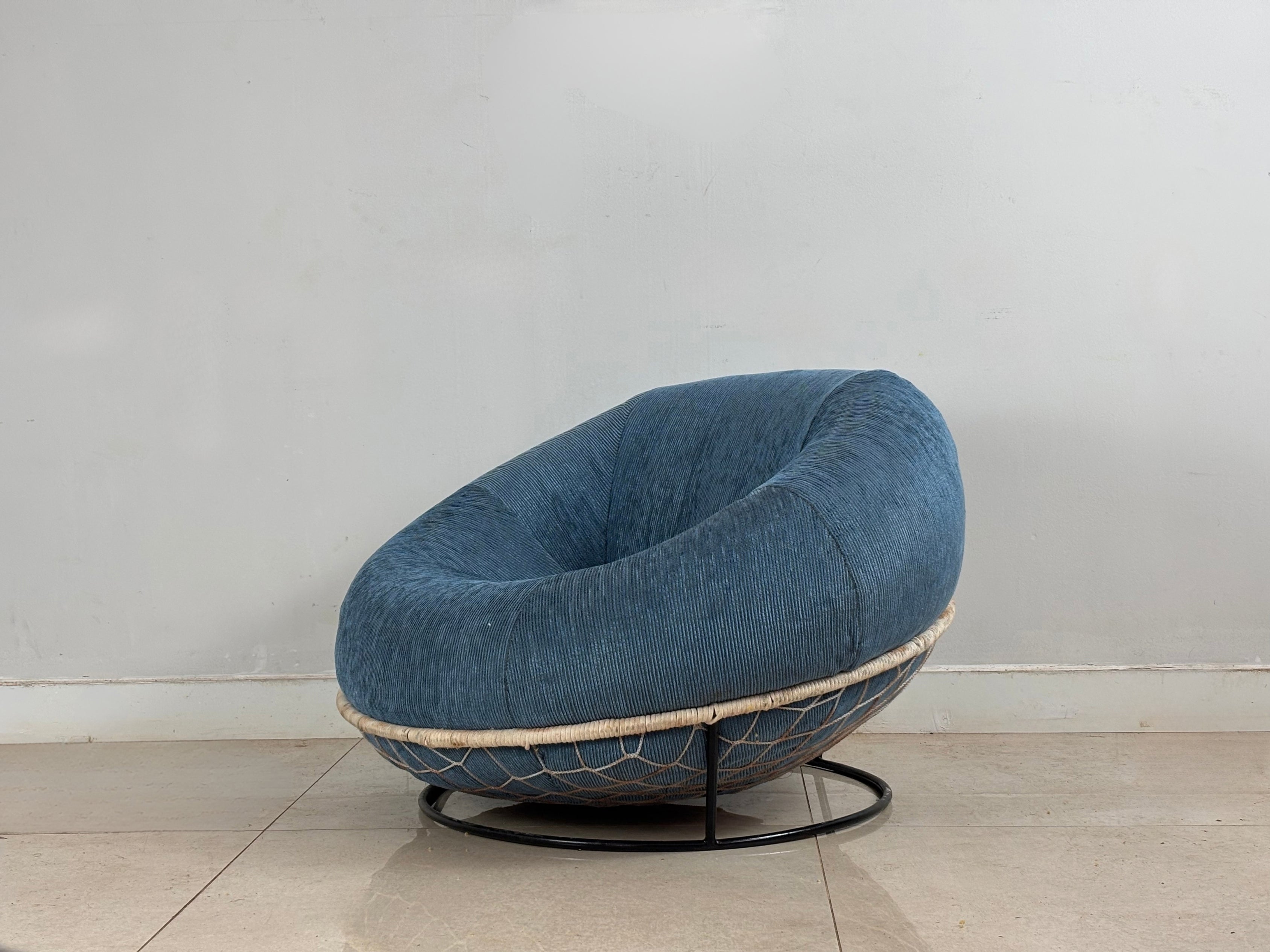 Poltrona Lafer MP-87 com estofado azul | Percival Lafer