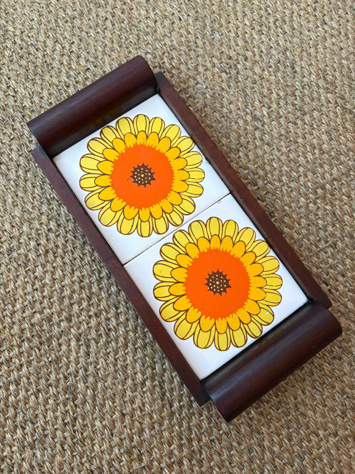 Bandeja P em jacarandá e azulejos