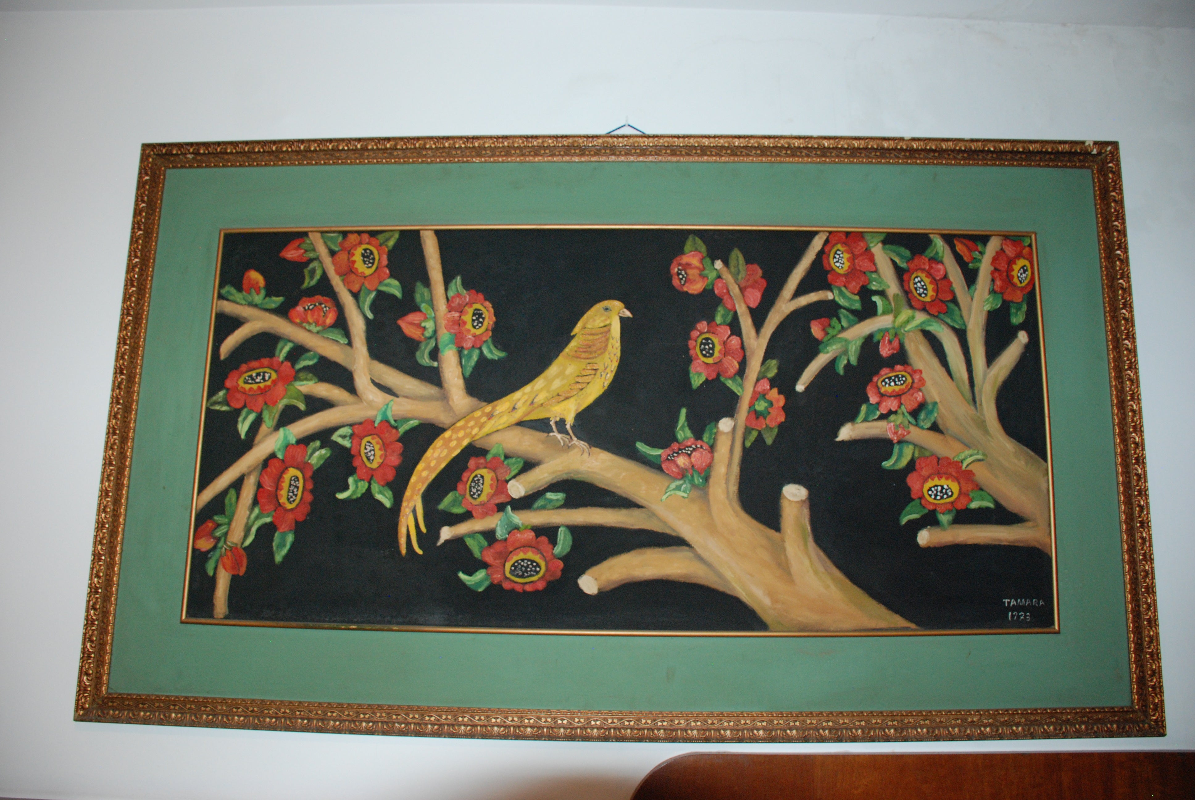 Quadro retratando pássaro e flores no galho - Oleo sobre duratex 1973 - moldura 1,90 x 1,10 - quadro 1,50 x O,70