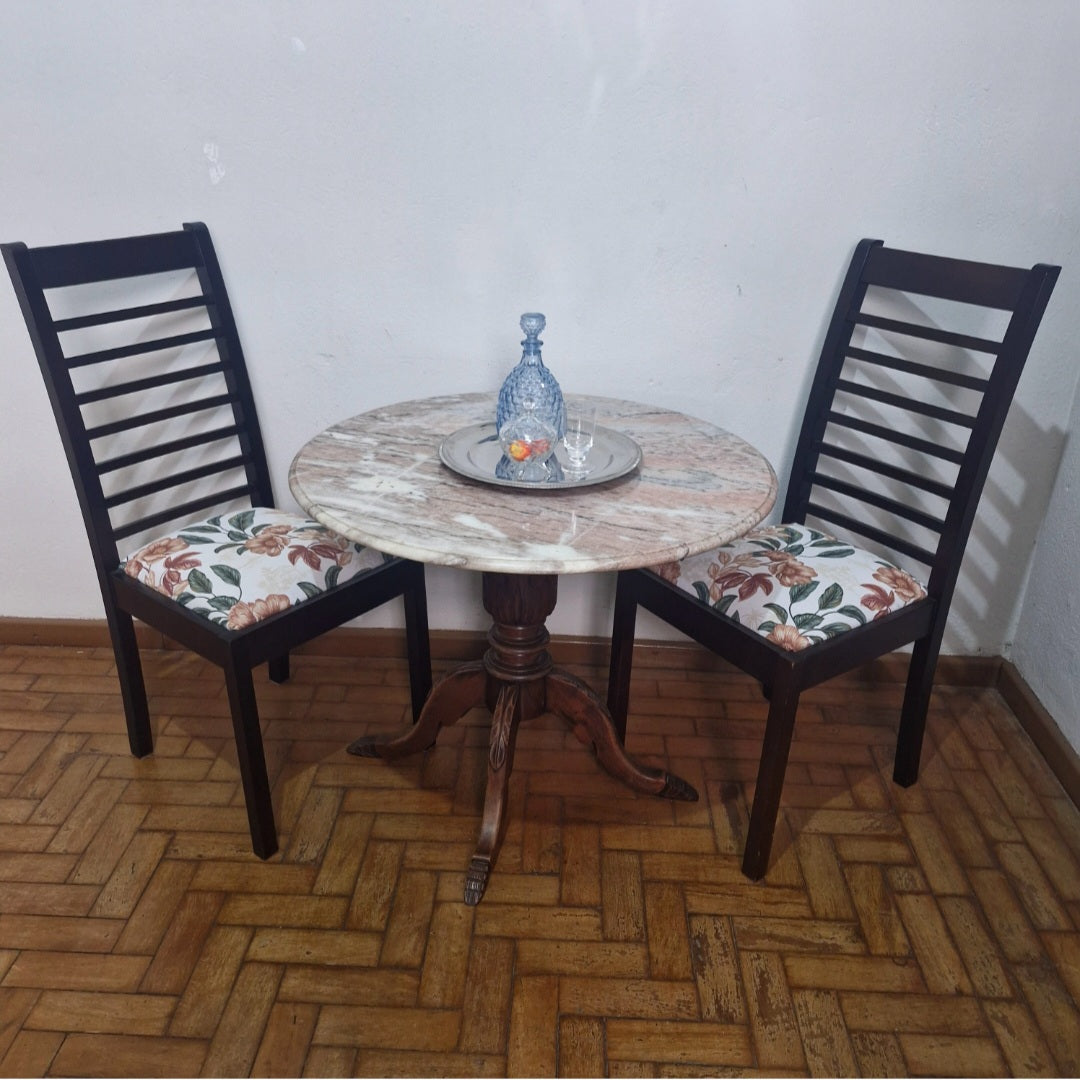 Mesa redonda com mármore 82cm