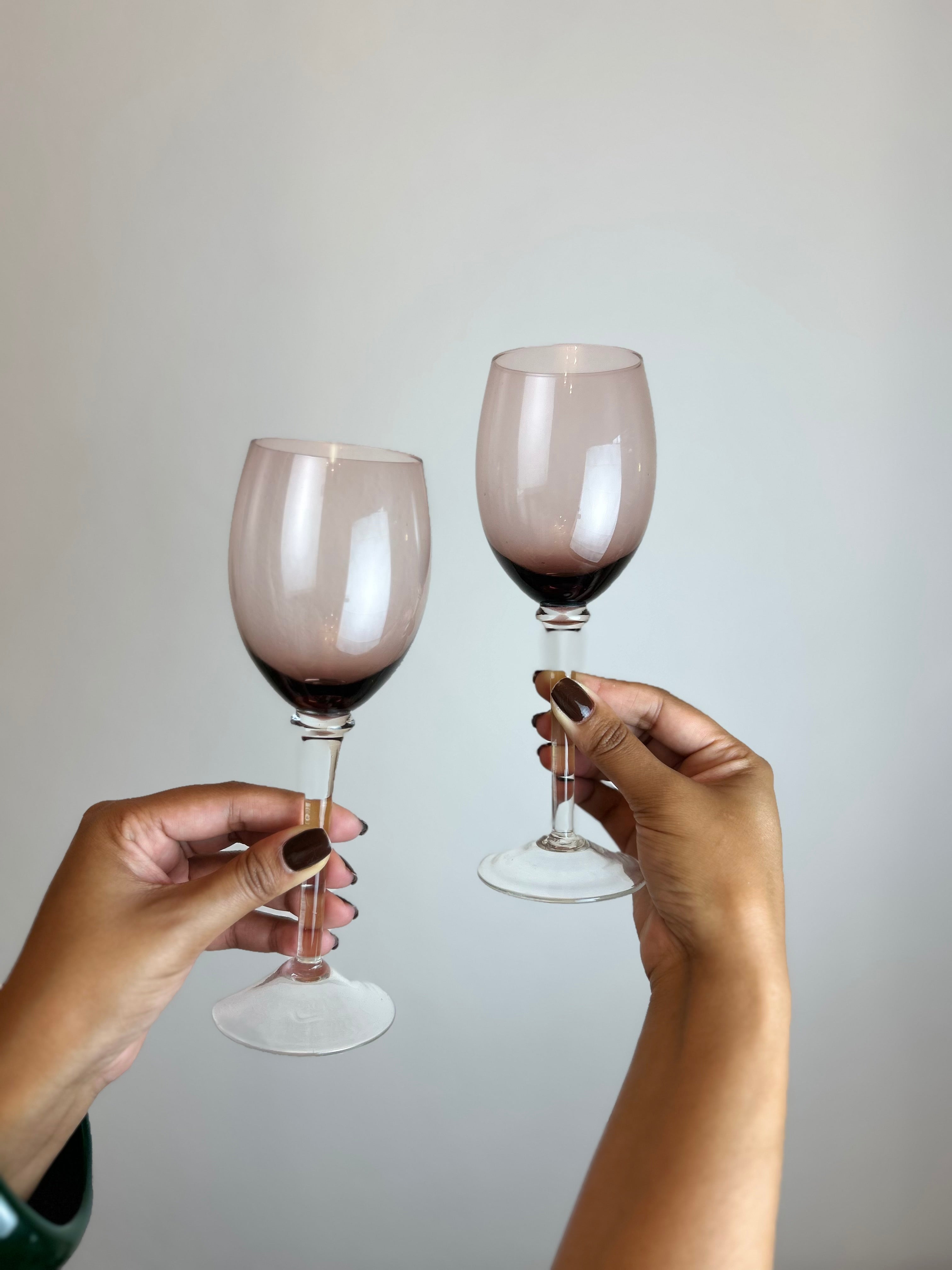 Par de Taças de Vinho/Cálice Vintage – Vidro Malva Esfumaçado (Amethyst Smoke)
