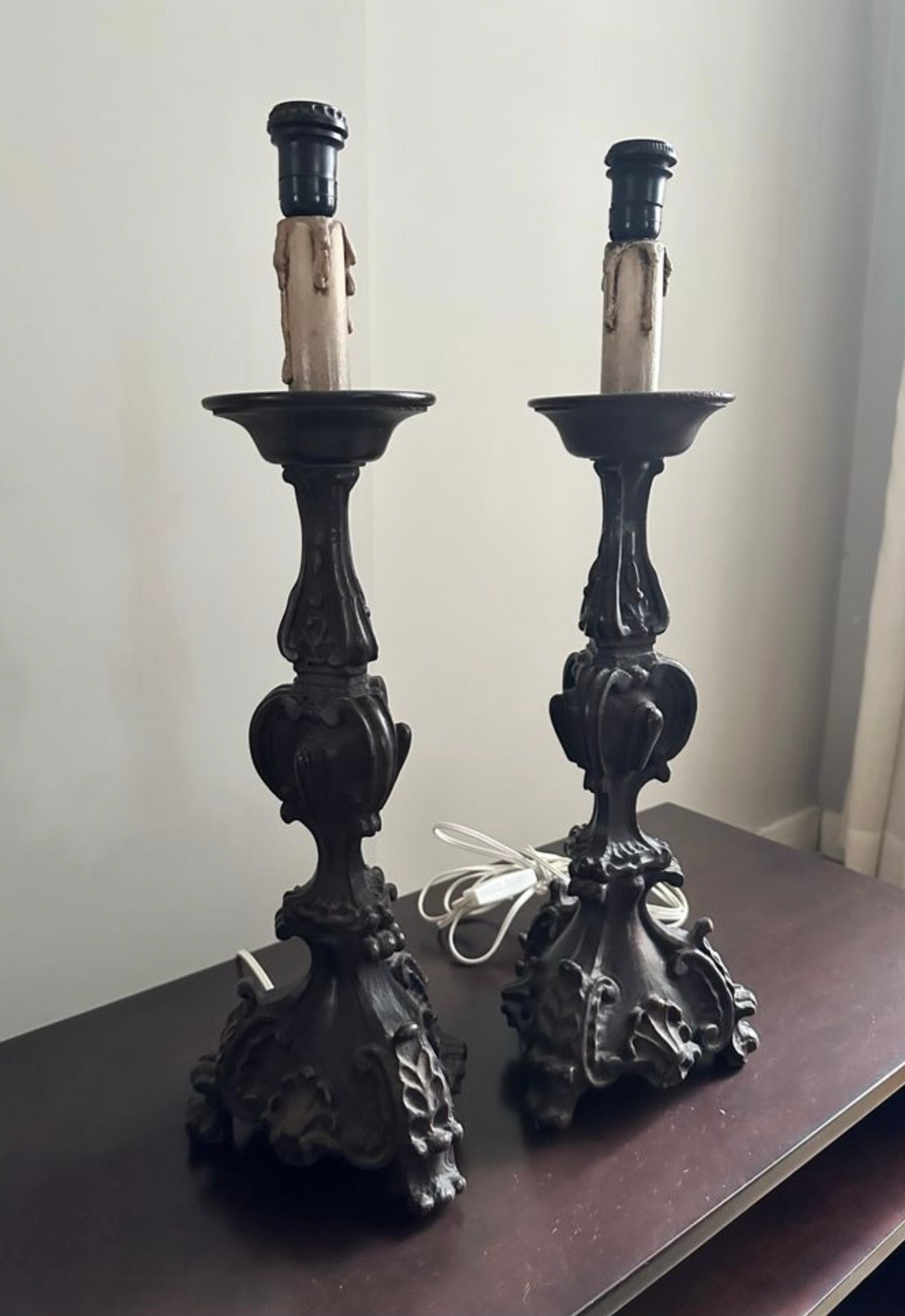 Par de luminárias de mesa ornamentais