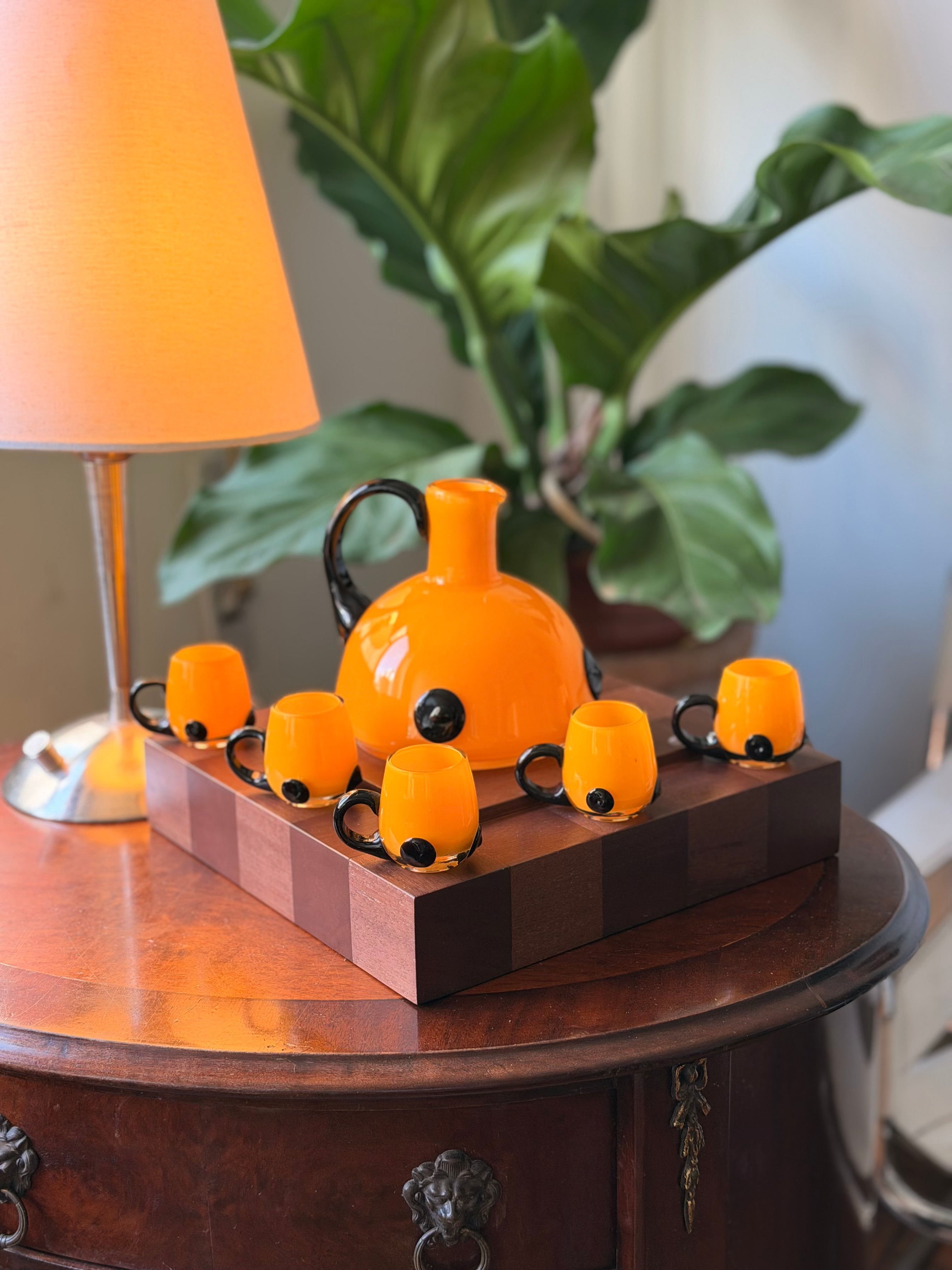 Licoreira e 5 copinhos em vidro amarelo e preto - Tango Glass