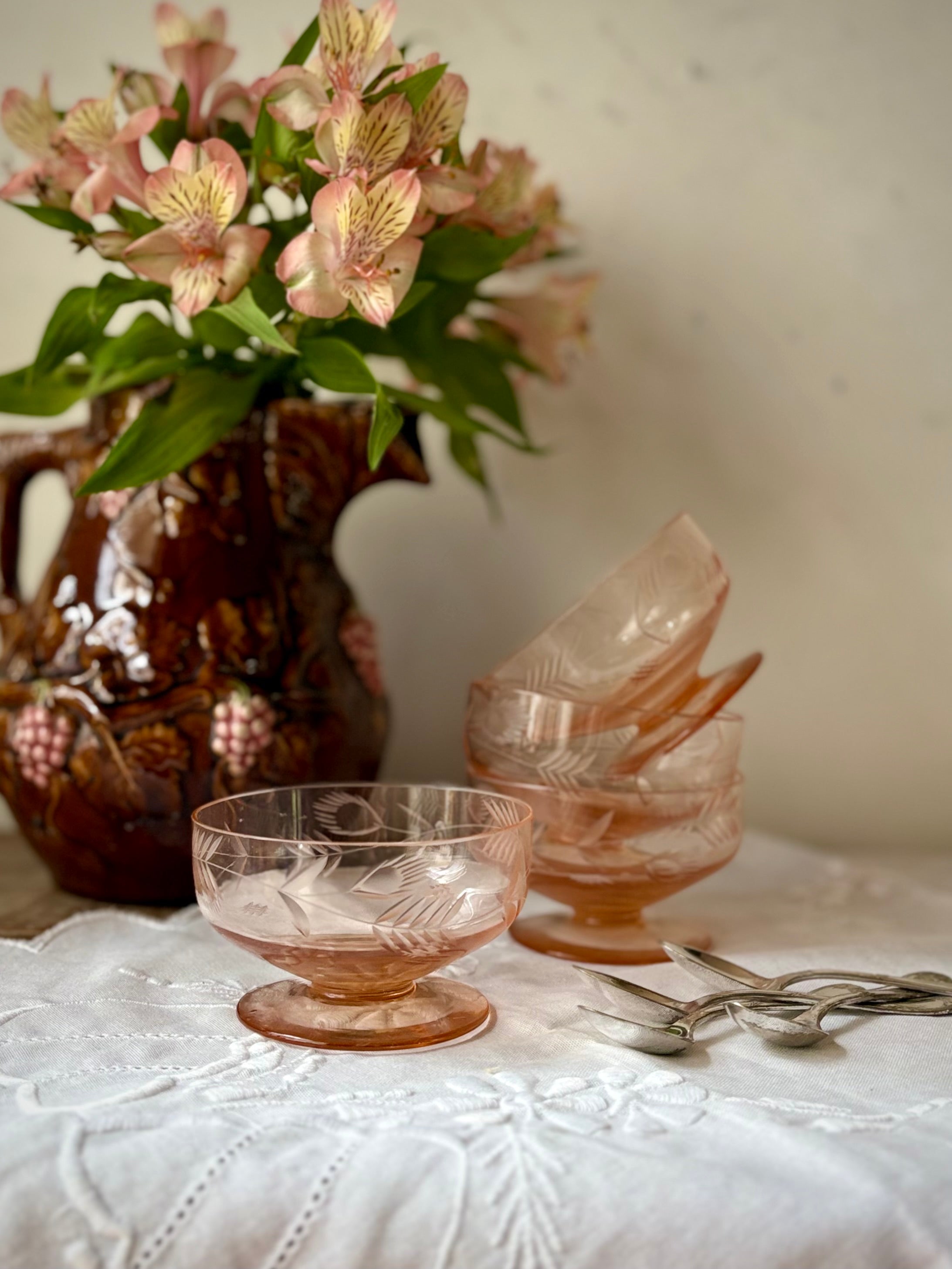 Conjunto para sobremesa em vidro lapidado rosa
