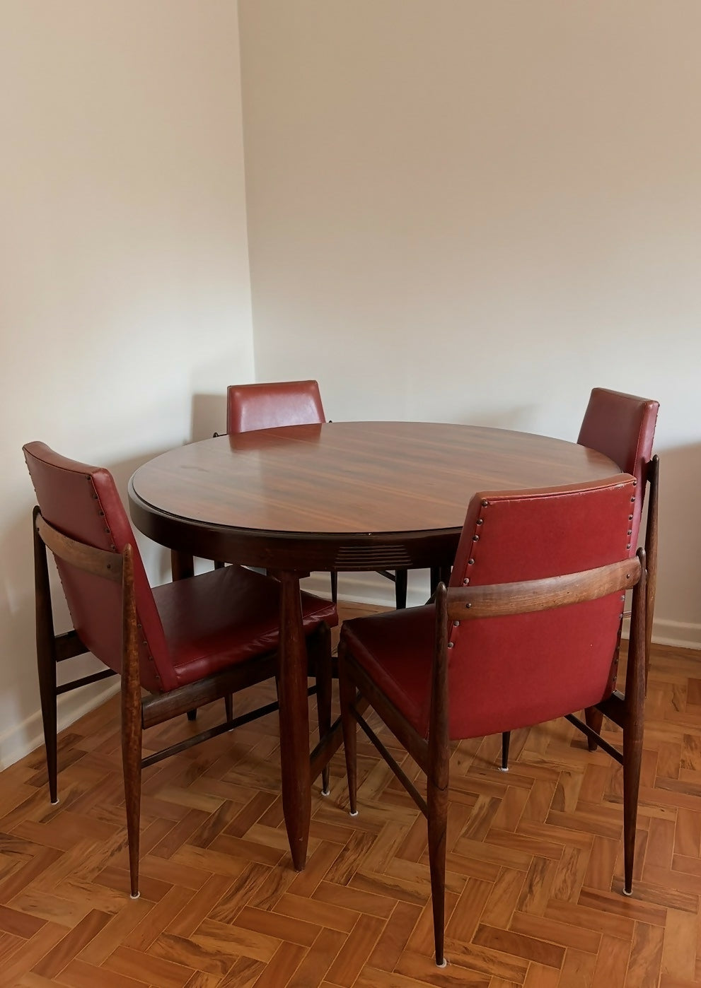 Mesa Redonda Jacarandá anos 60