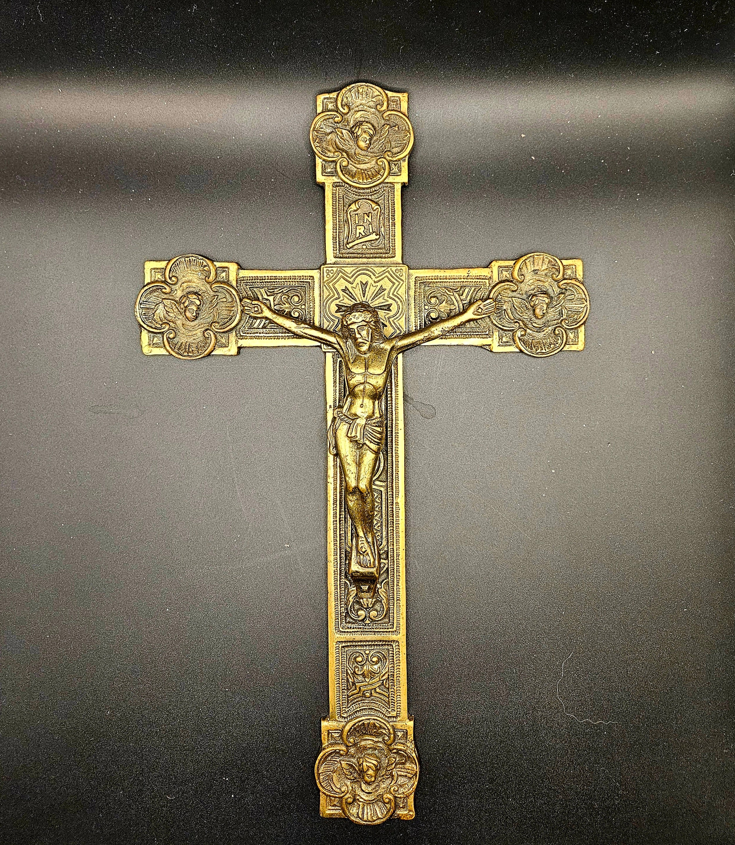 Crucifixo Sacro em Bronze Maciço
