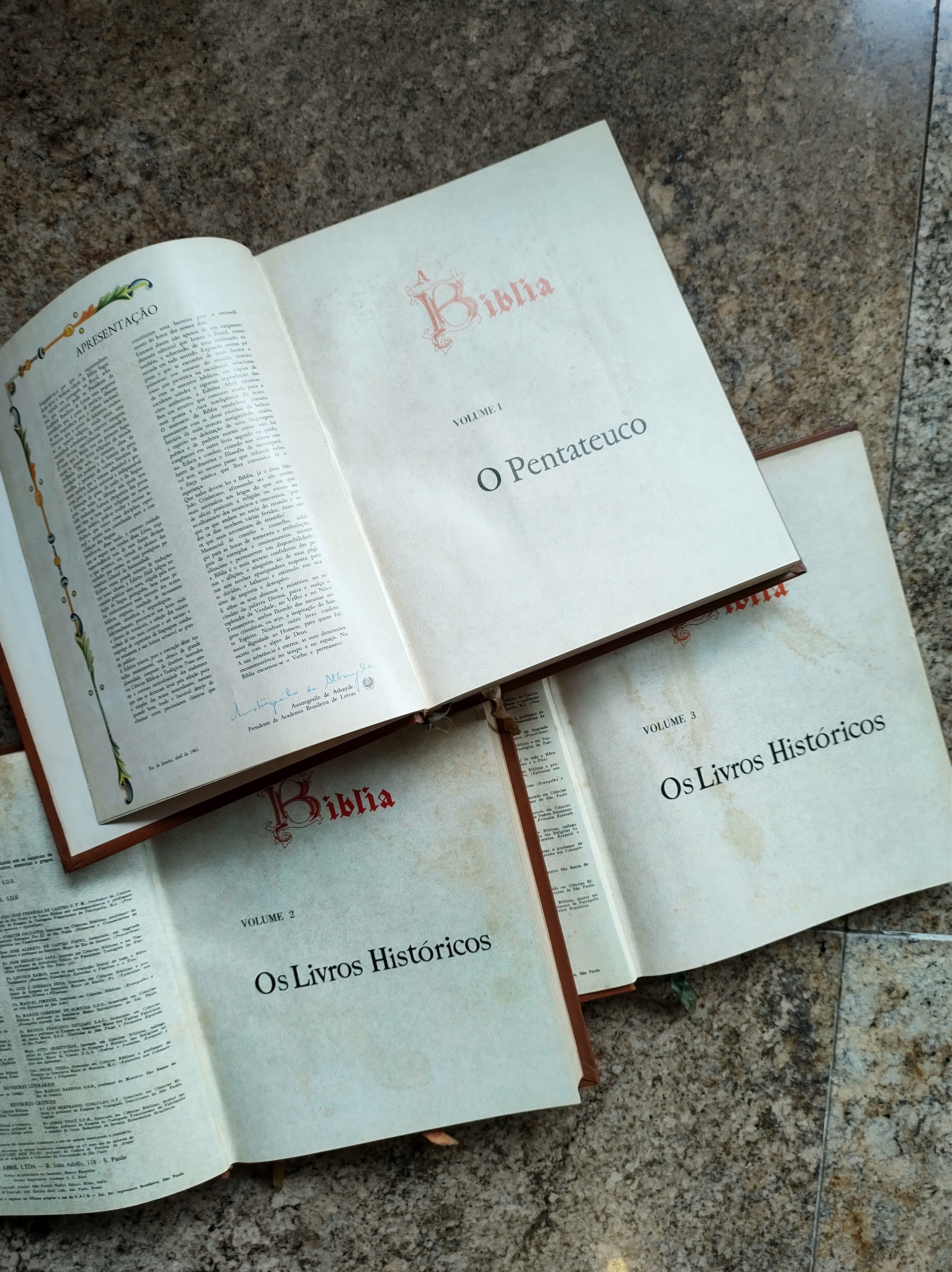 Coleção A Bíblia com 7 volumes ilustrados + 149 encartes/ Livros dos Anos 1960