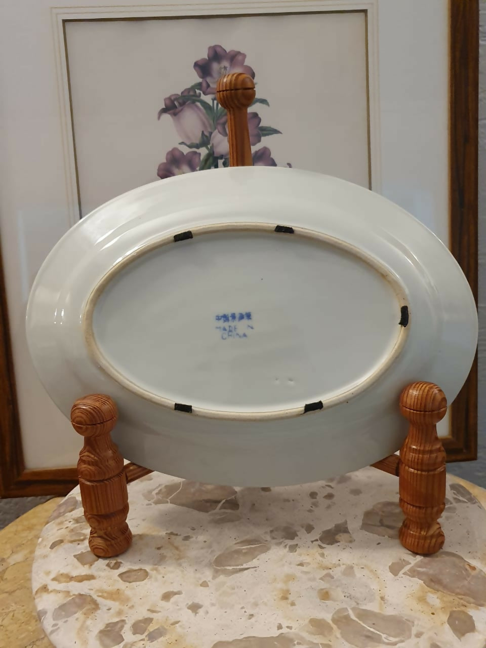 Travessa decorativa em pasta de porcelana dura Jingdezhen, modelo Flor de Lótus. Como nova!