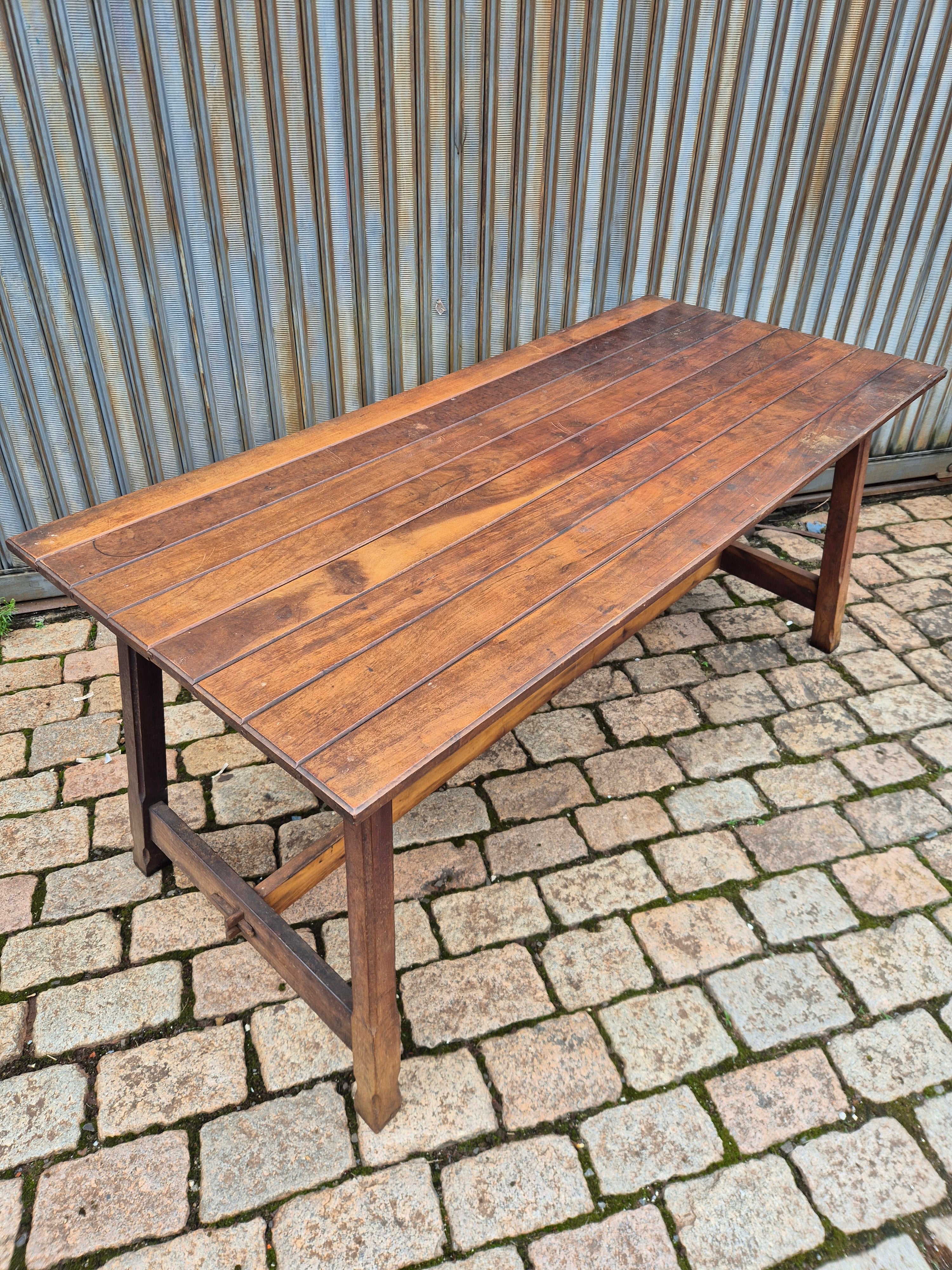 Raro conjunto de mesa e 6 cadeiras ao estilo campesino casa de campo europeia