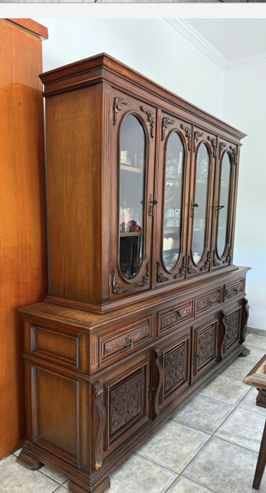 Conjunto Cristaleira + Mesa + 6 cadeiras