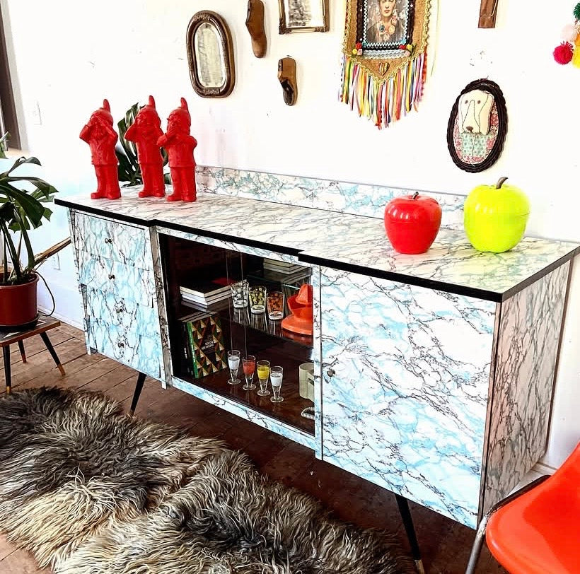 Buffet anos 50 em Fórmica marmorizada em azul
