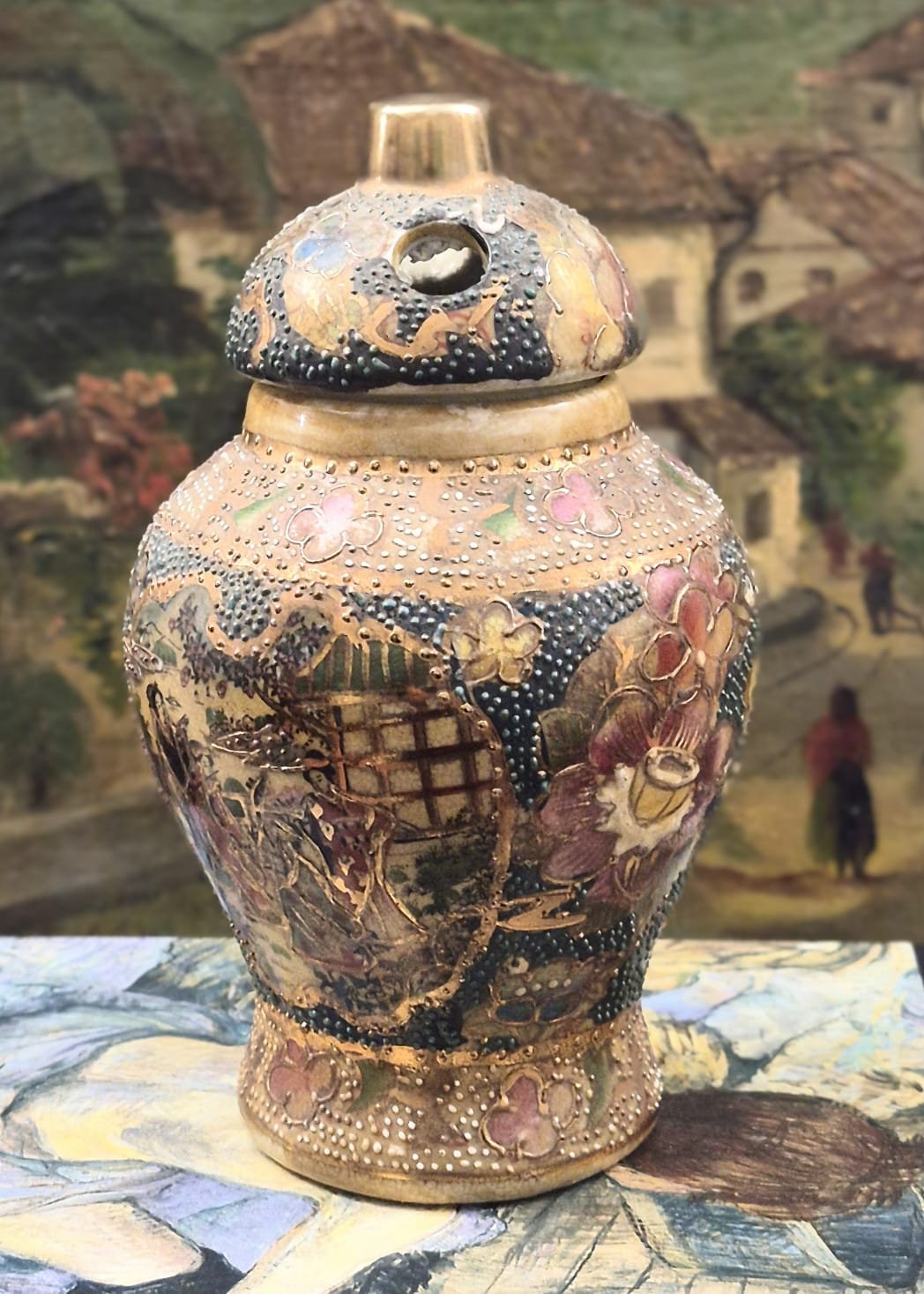 Potiche incensario em porcelana chinesa vintage estilo Satsuma, em perfeito estado.