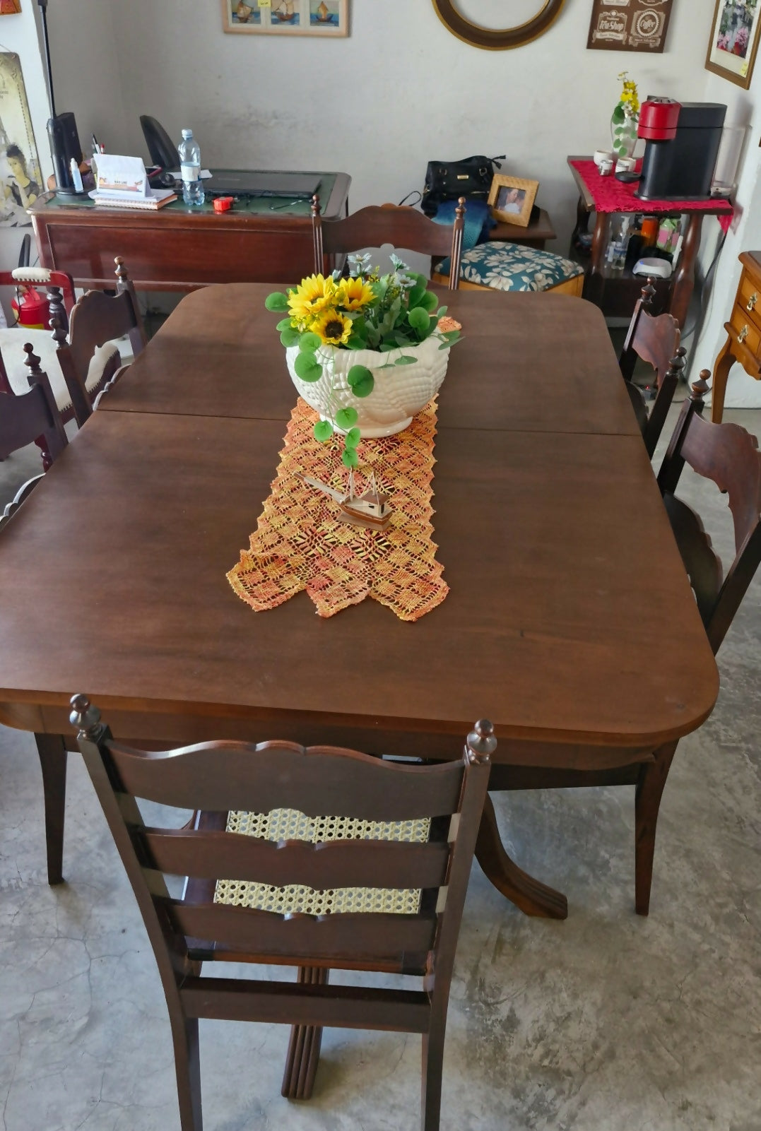 Conjunto de Mesa retangular e cadeiras em palhinha