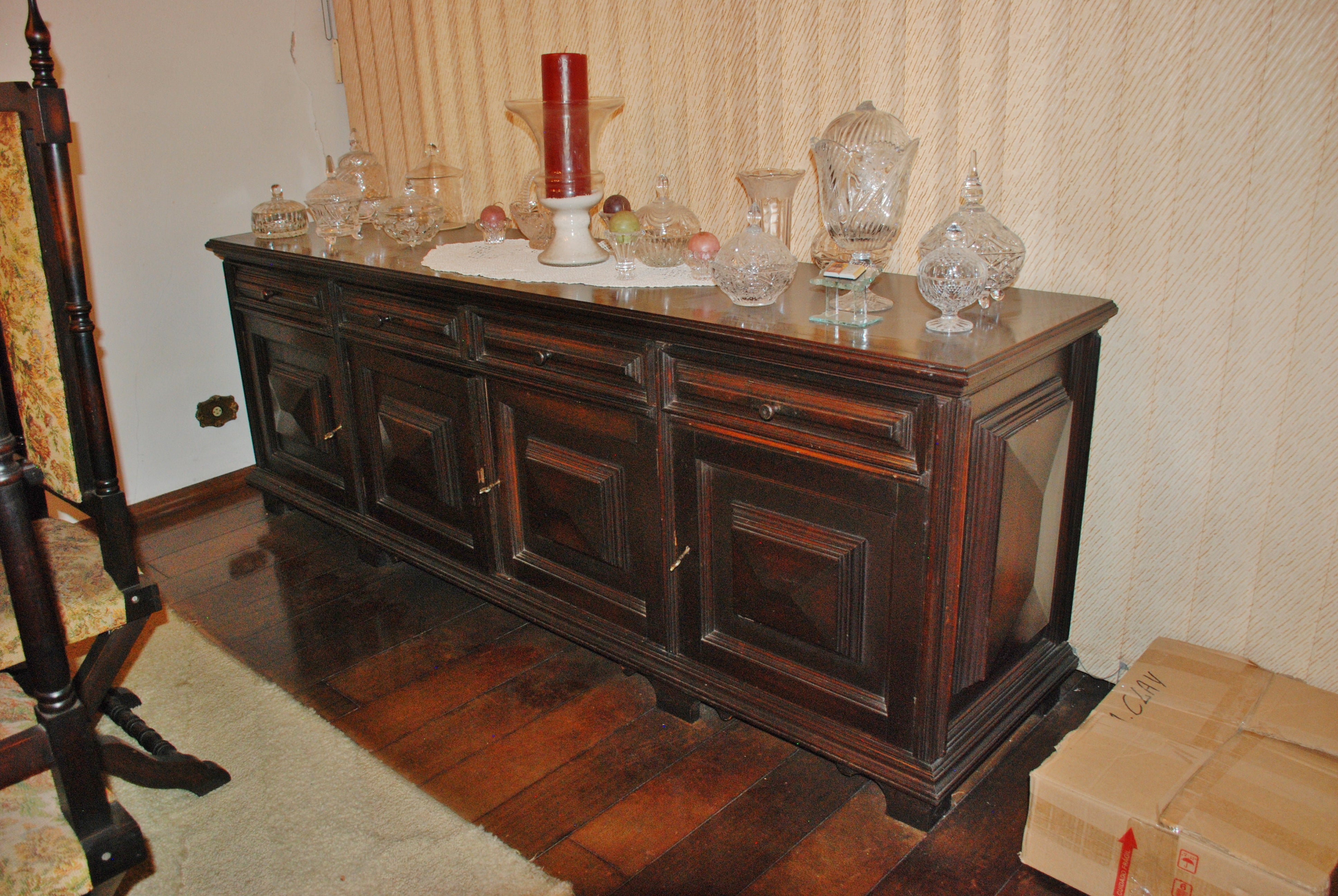 Buffet Manuelino PORTUGUES anos 60 em madeira escura