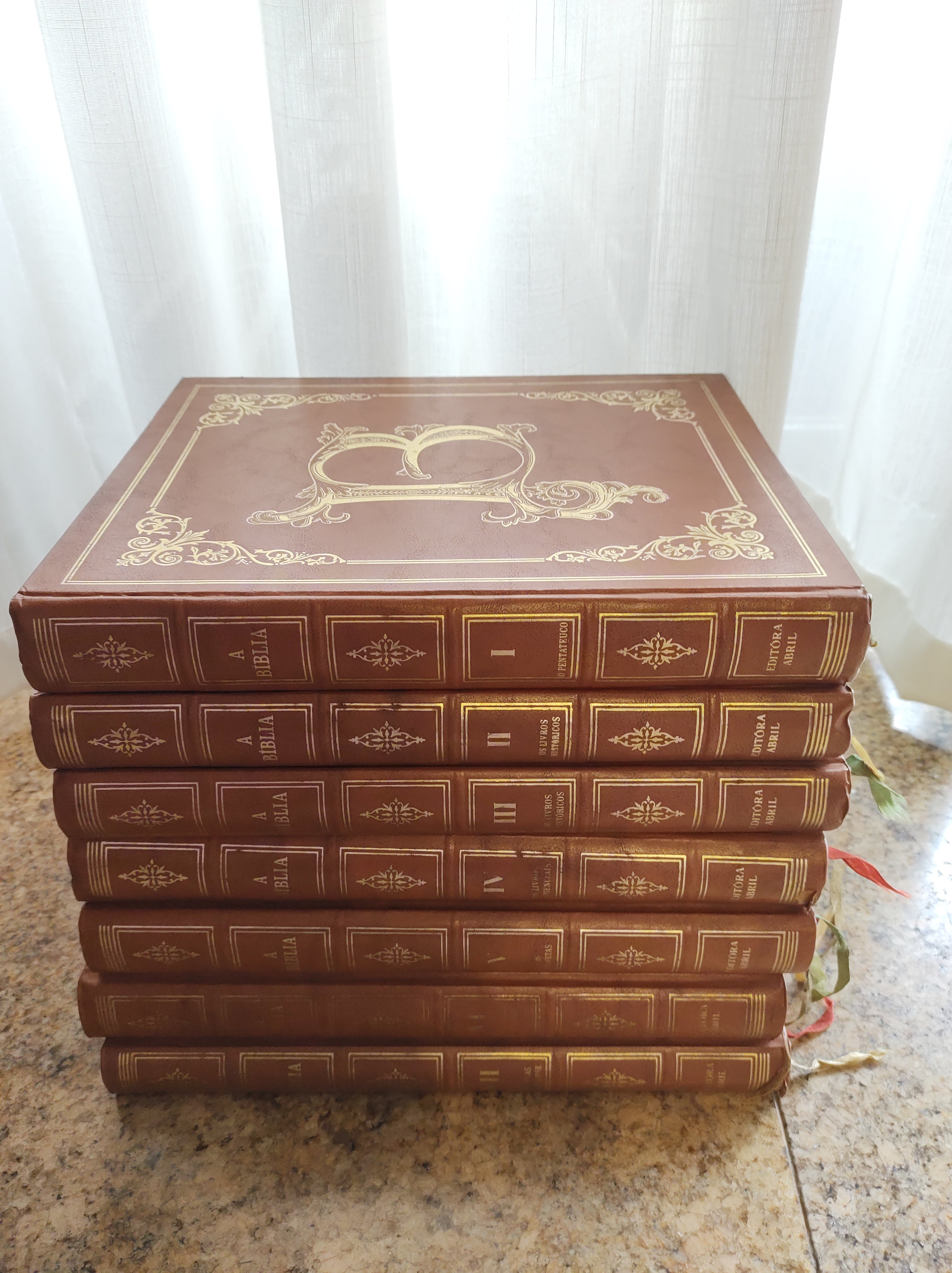 Coleção A Bíblia com 7 volumes ilustrados + 149 encartes/ Livros dos Anos 1960