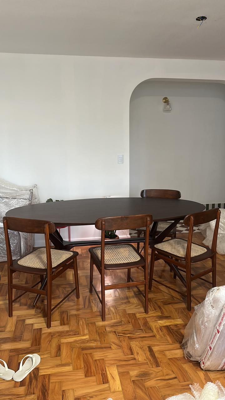 Mesa de Jantar Oval em Madeira Maciça