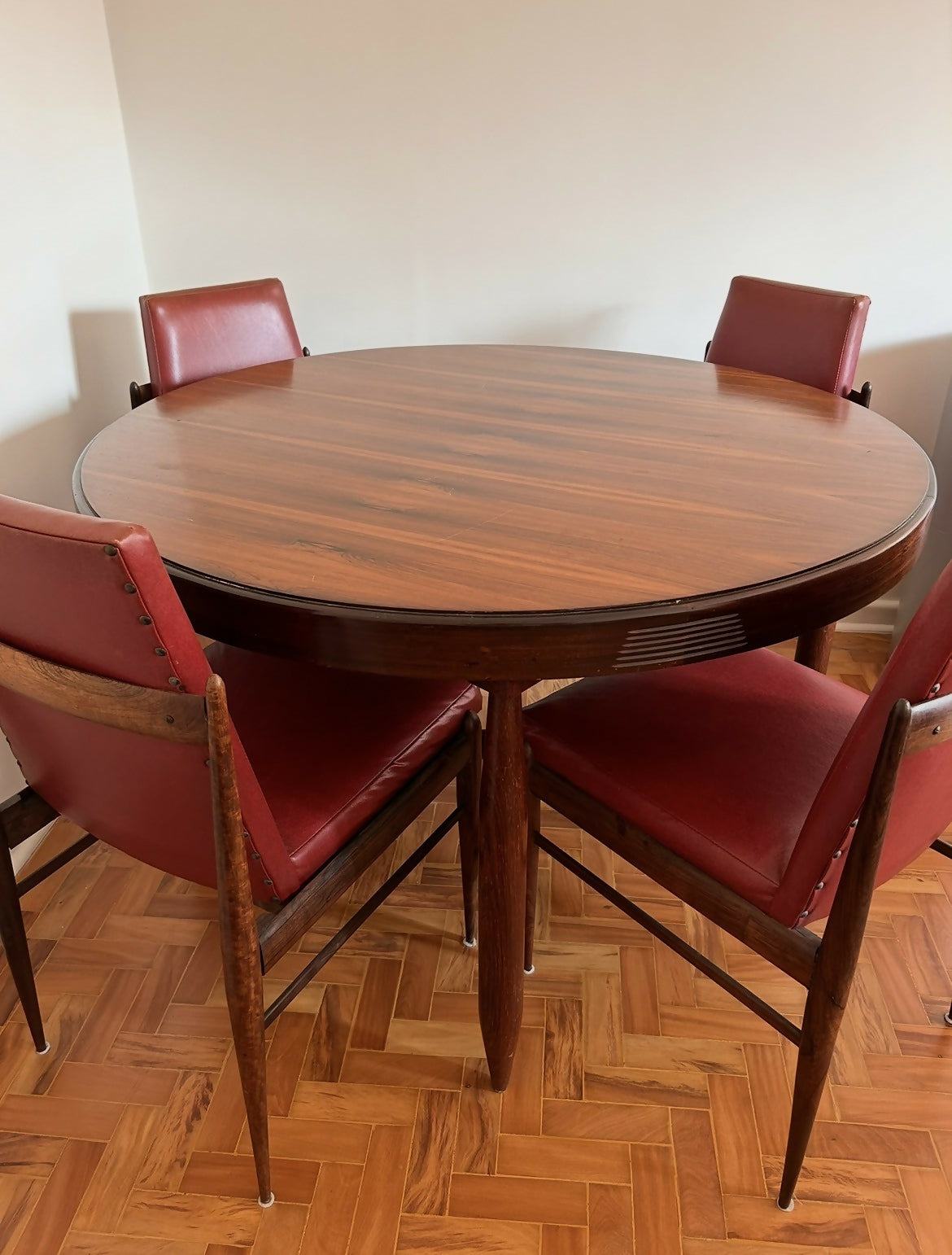 Mesa Redonda Jacarandá anos 60