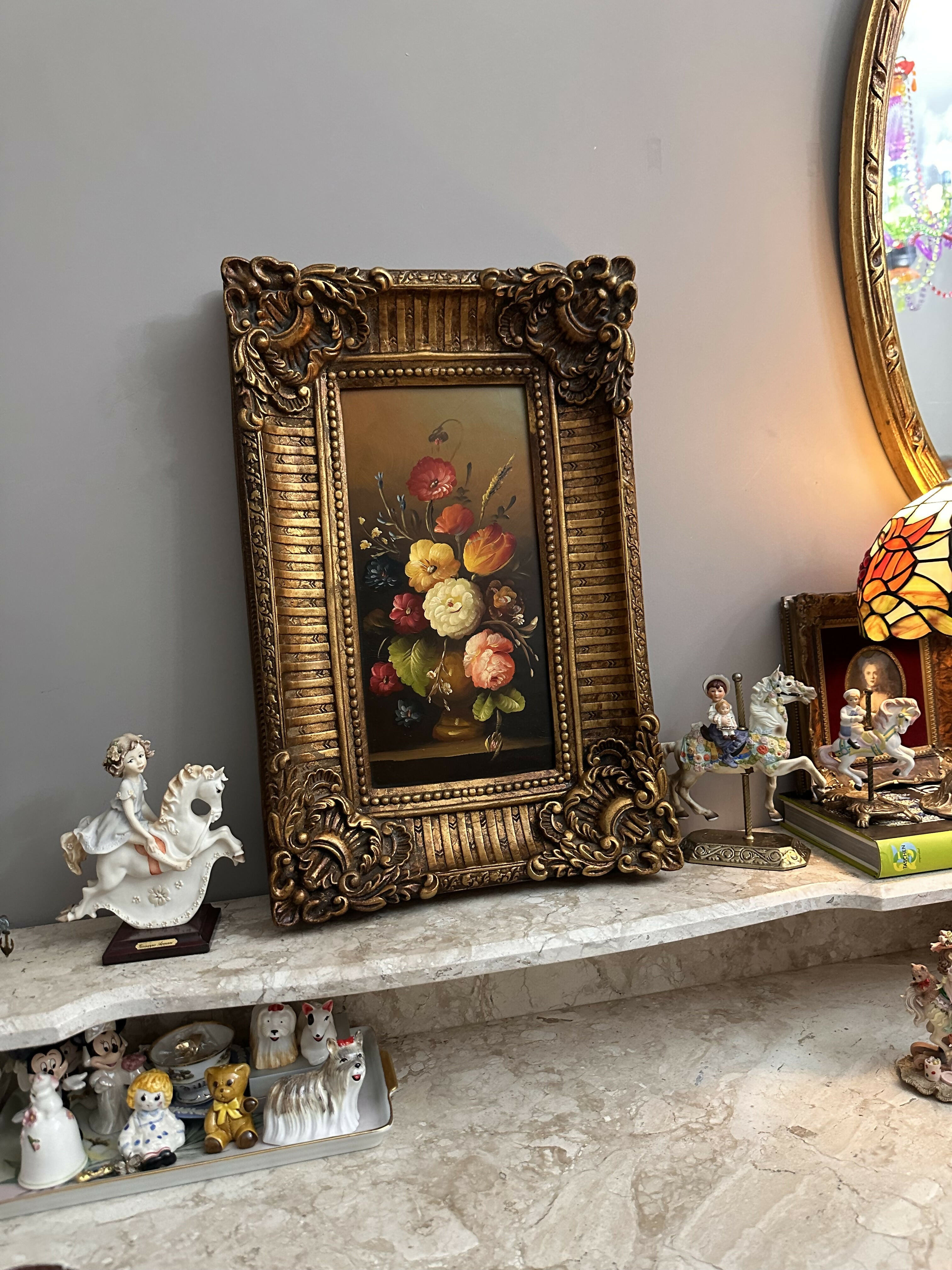 Exuberante quadro antigo ao estilo barroco clássico com pintura “natureza morta” em óleo sobre madeira