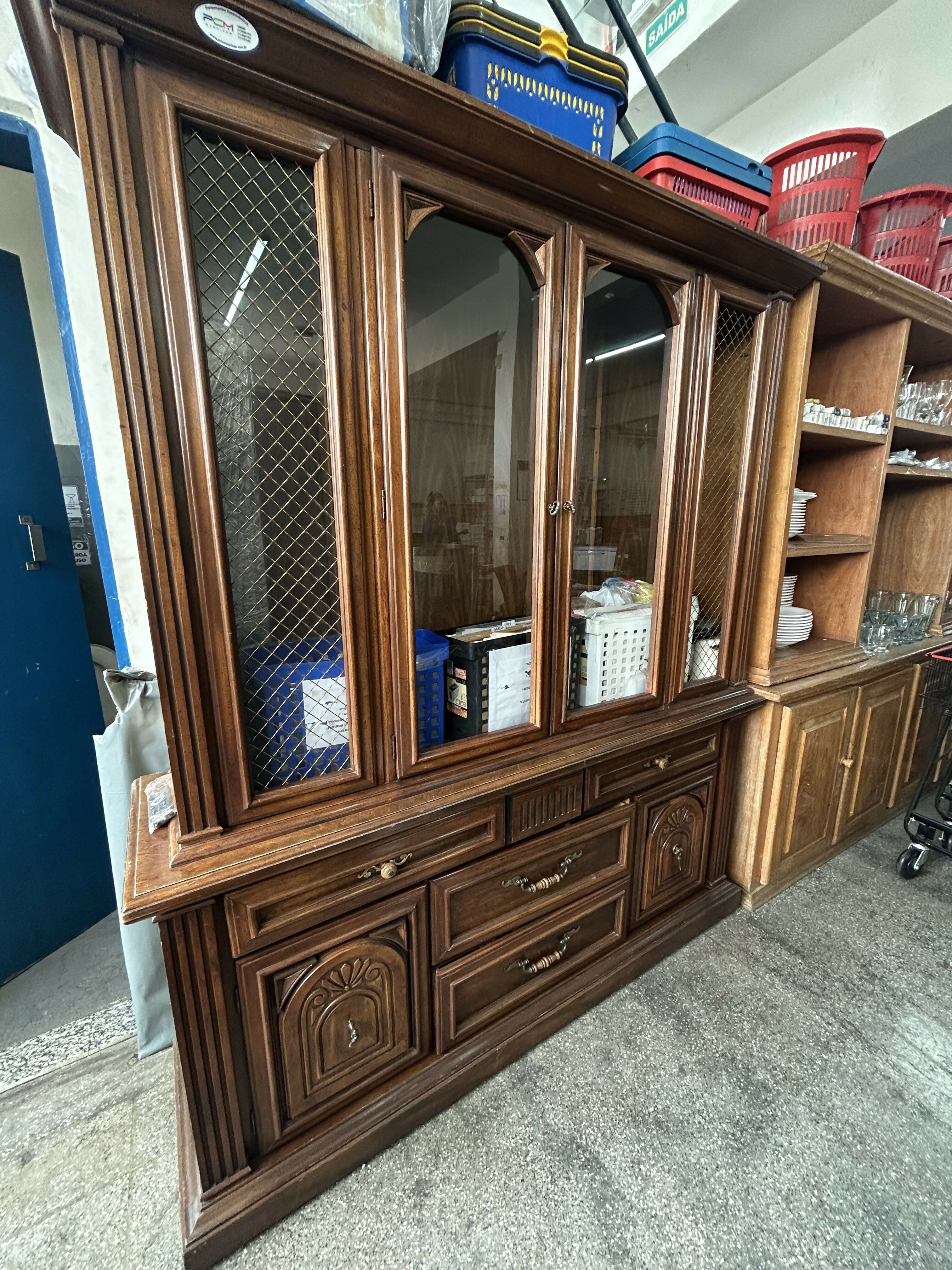 Armário / Louceiro em Madeira