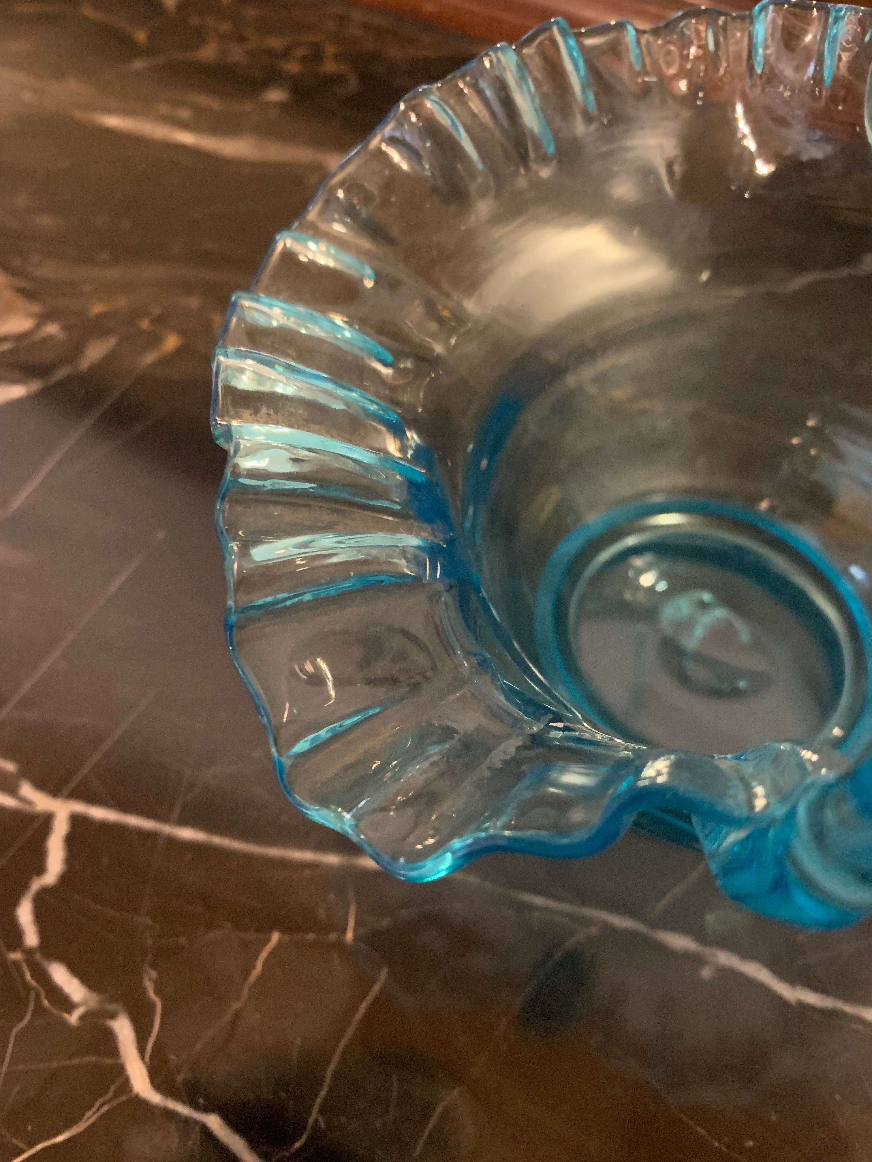 Linda e delicada cesta em vidro estilo murano azul 