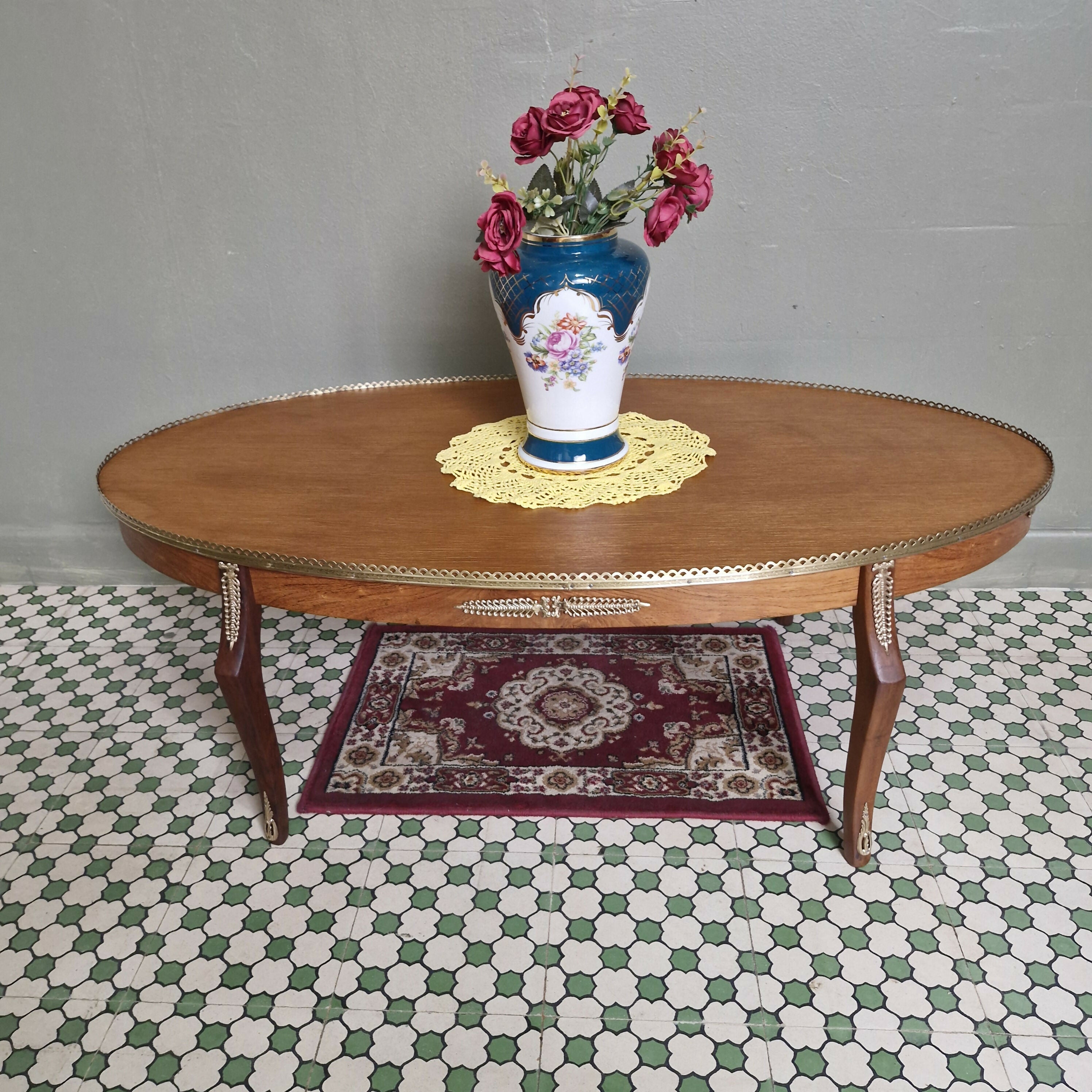 Mesa de Centro Inglesa Oval (restaurada)