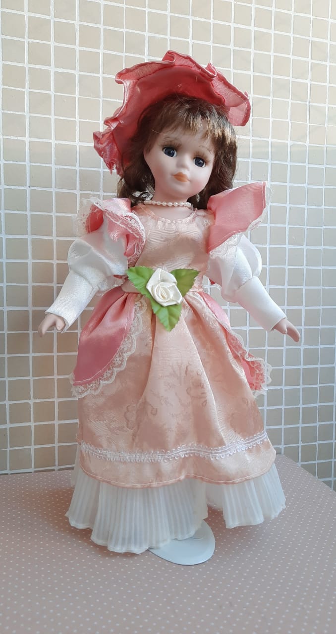 Boneca de porcelana italiana e estilo vitoriano com caixa original- Vintage