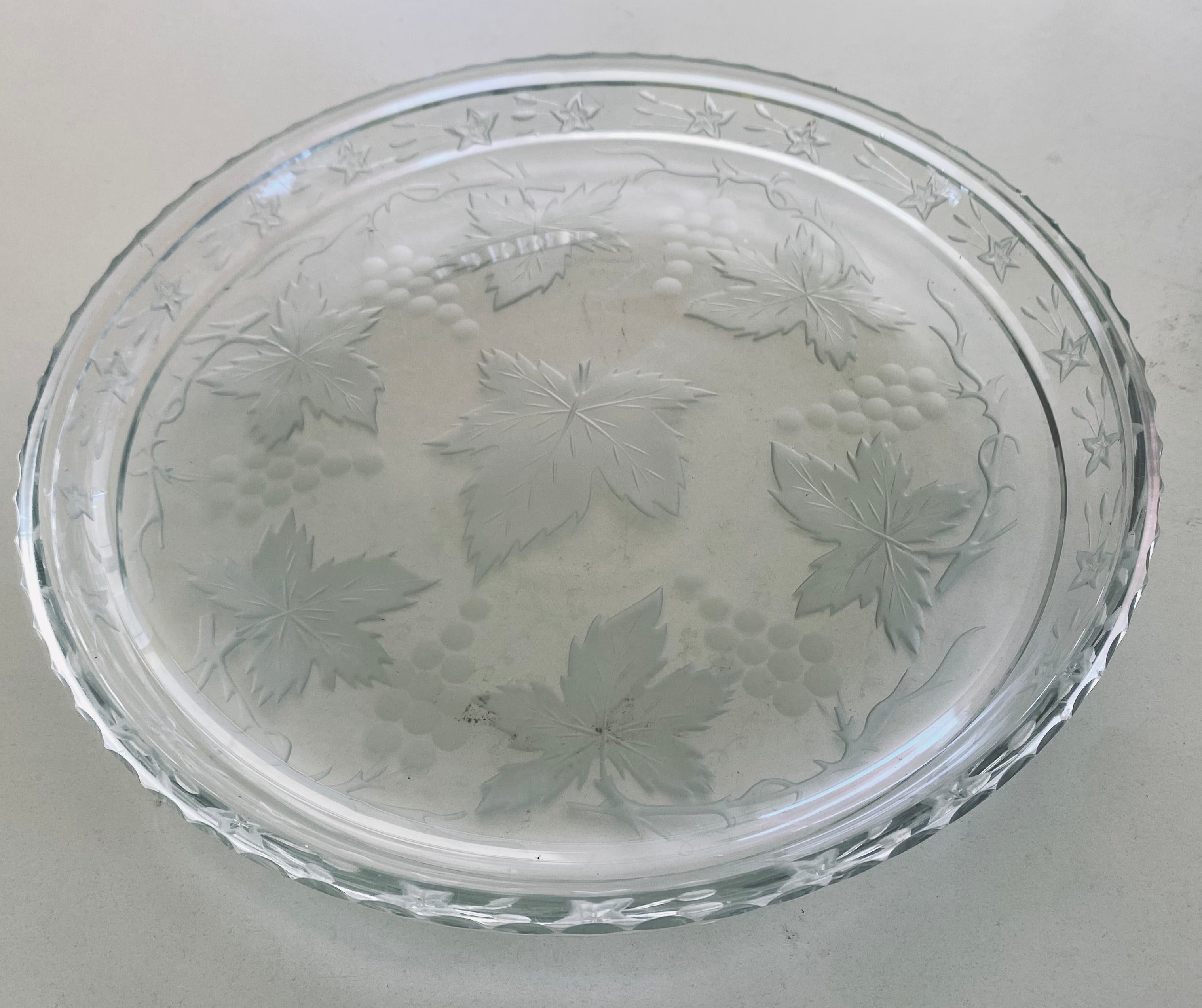 Prato de bolo em Cristal com motivos de folhagem 
