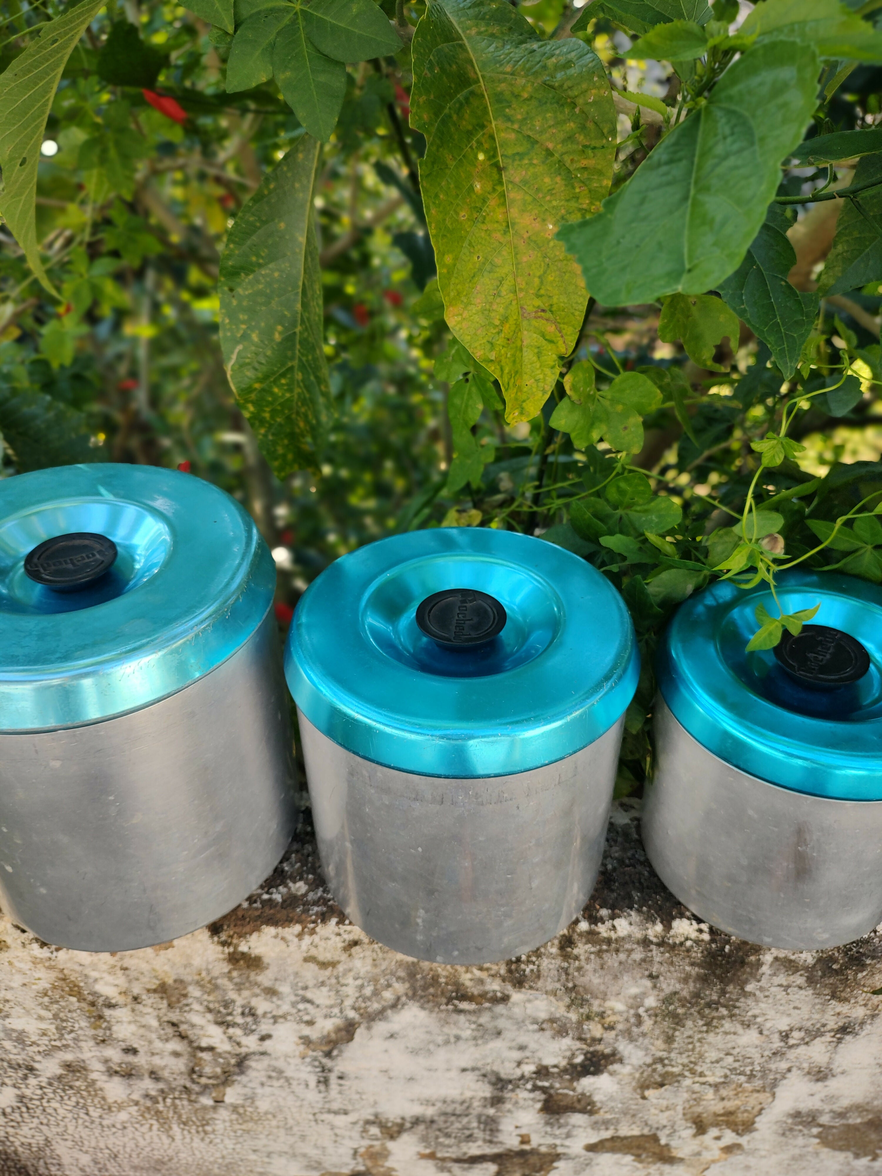 Conjunto completo Rochedo com 5 Potes / Latas de Mantimento de Alumínio com tampa azul