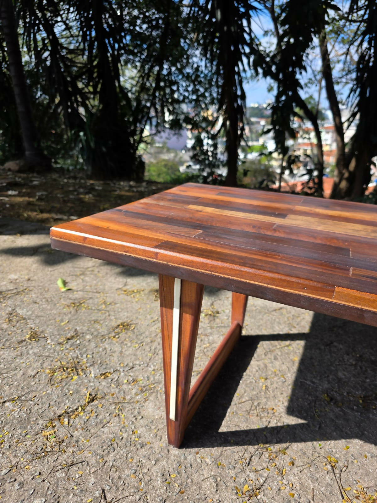 Mesa de centro CIMO anos 50 em madeira maciça