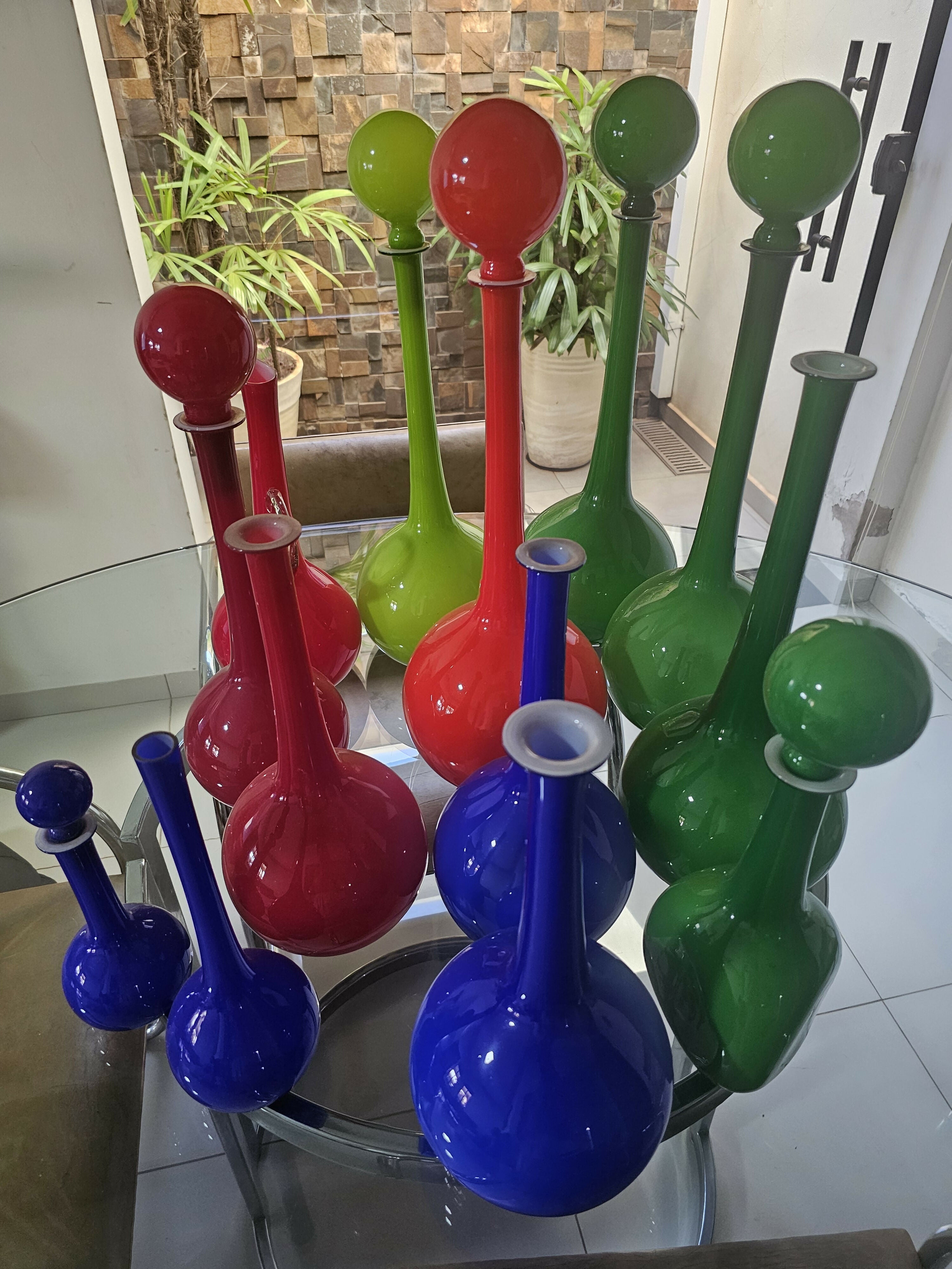 Coleção de 12 Garrafas Opalina anos 60