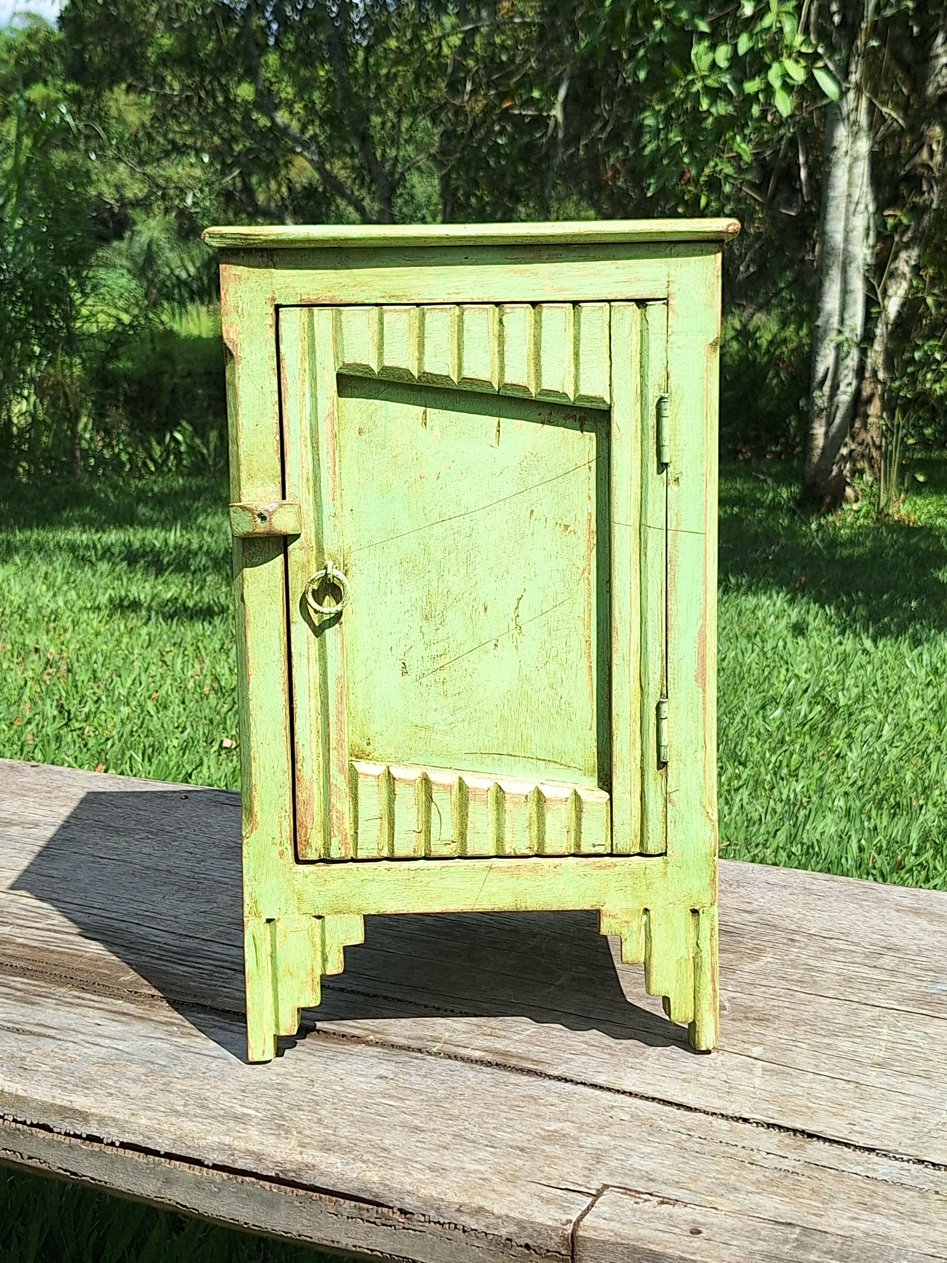 Mesinha de Cabeceira / Armarinho Tinta Gasta Verde Água Madeira Maciça Garimpo Mineiro