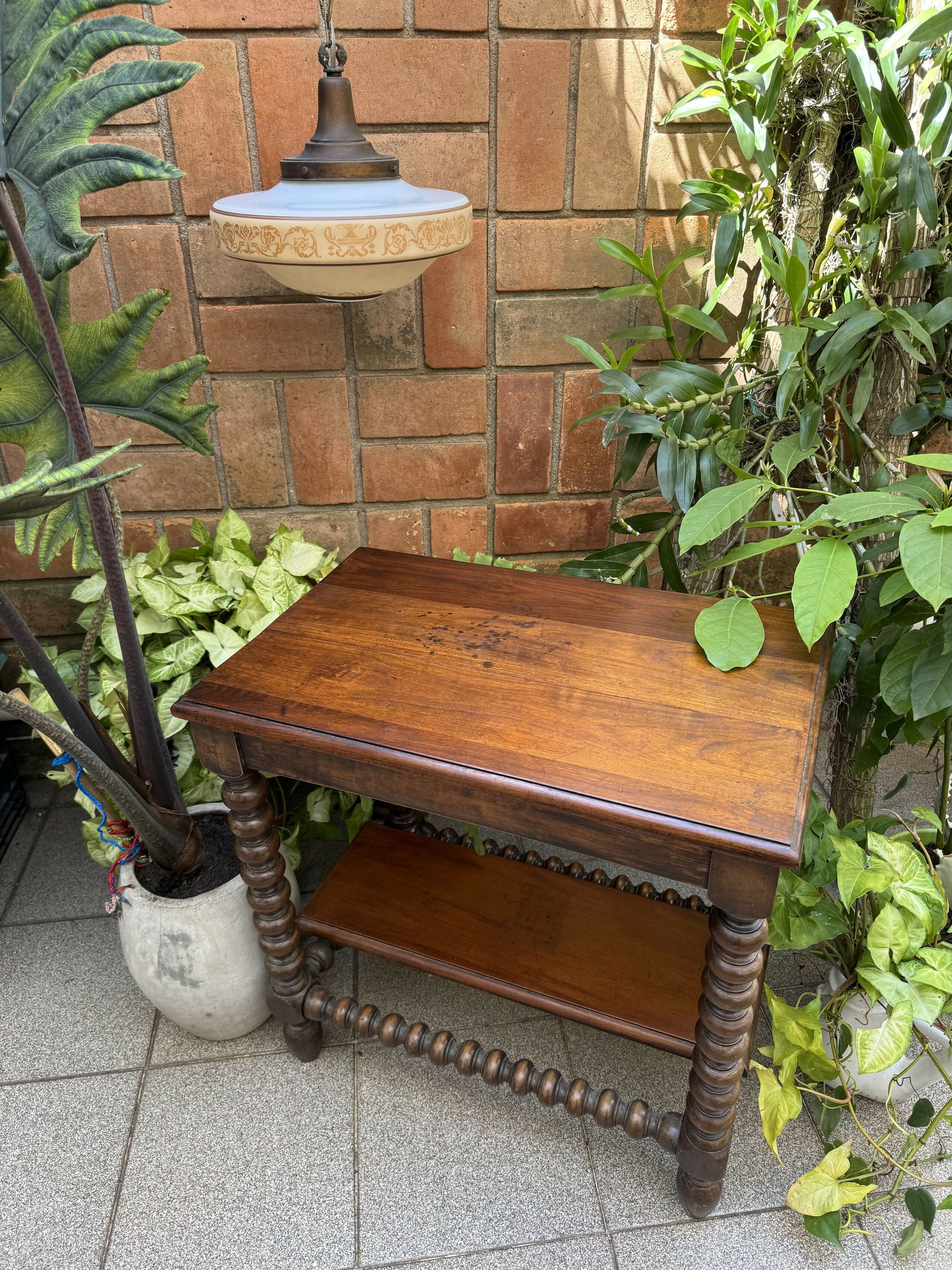 Madeira Nobre Linda Mesa Bolinhas