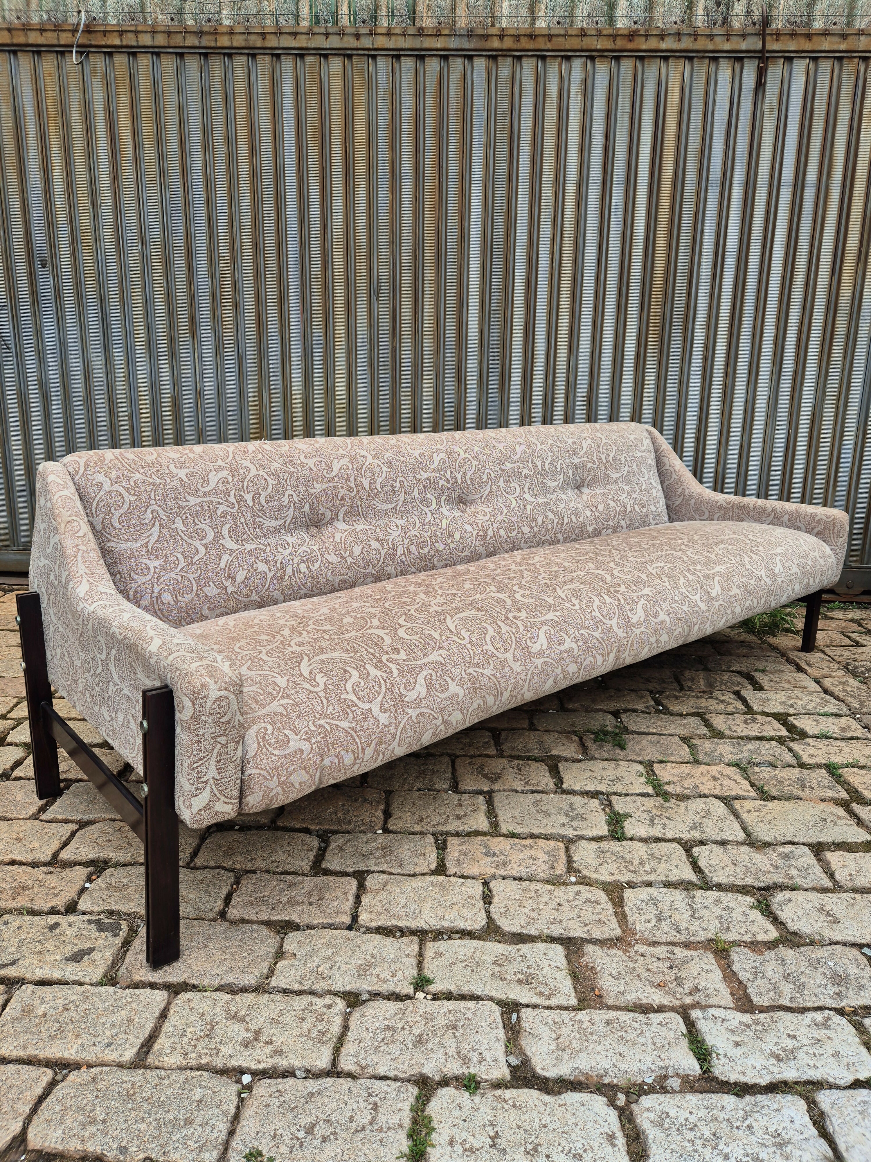 Sofá MP 49 Percival Lafer