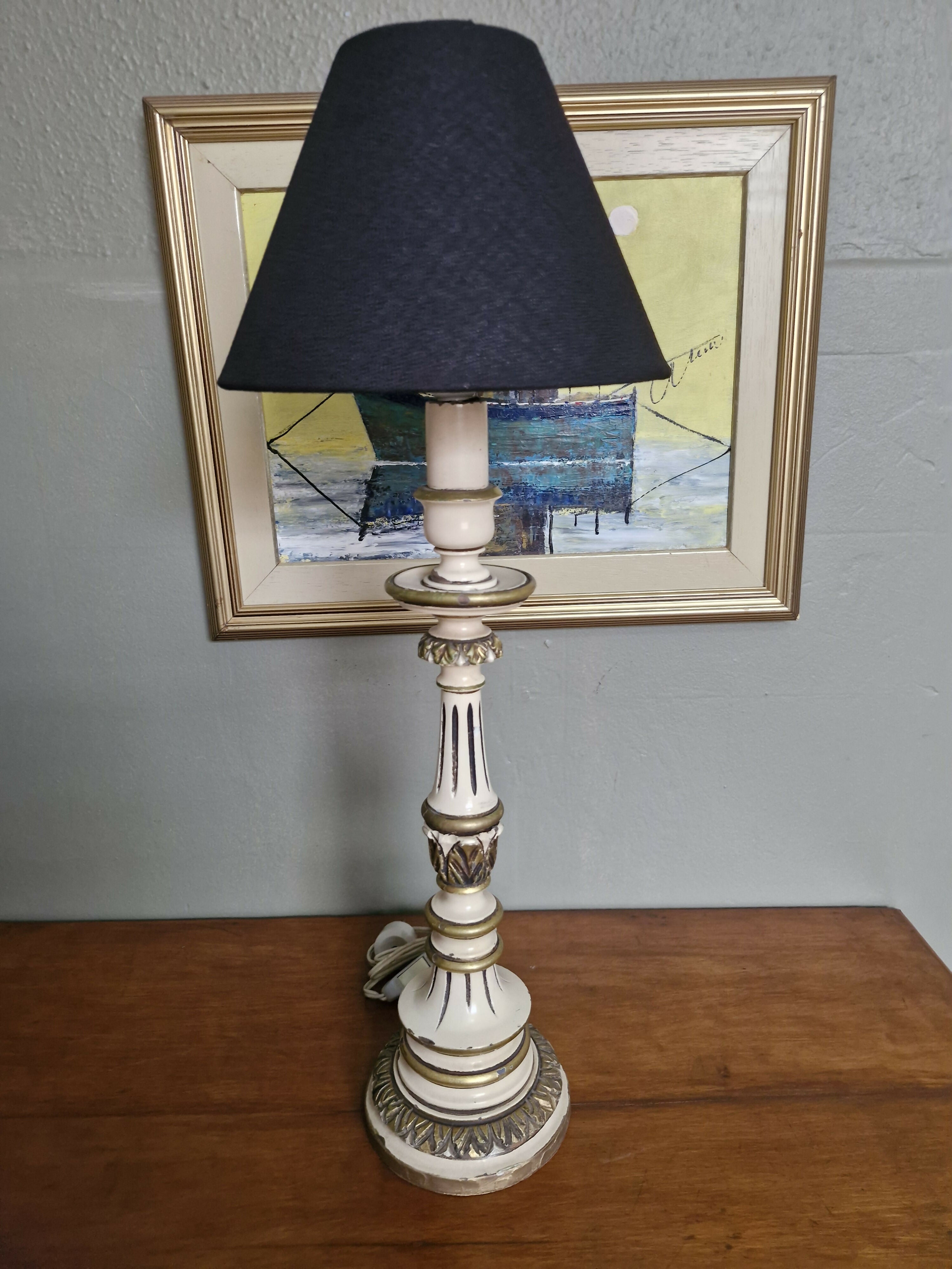 Abajur estilo Clássico em madeira torneada