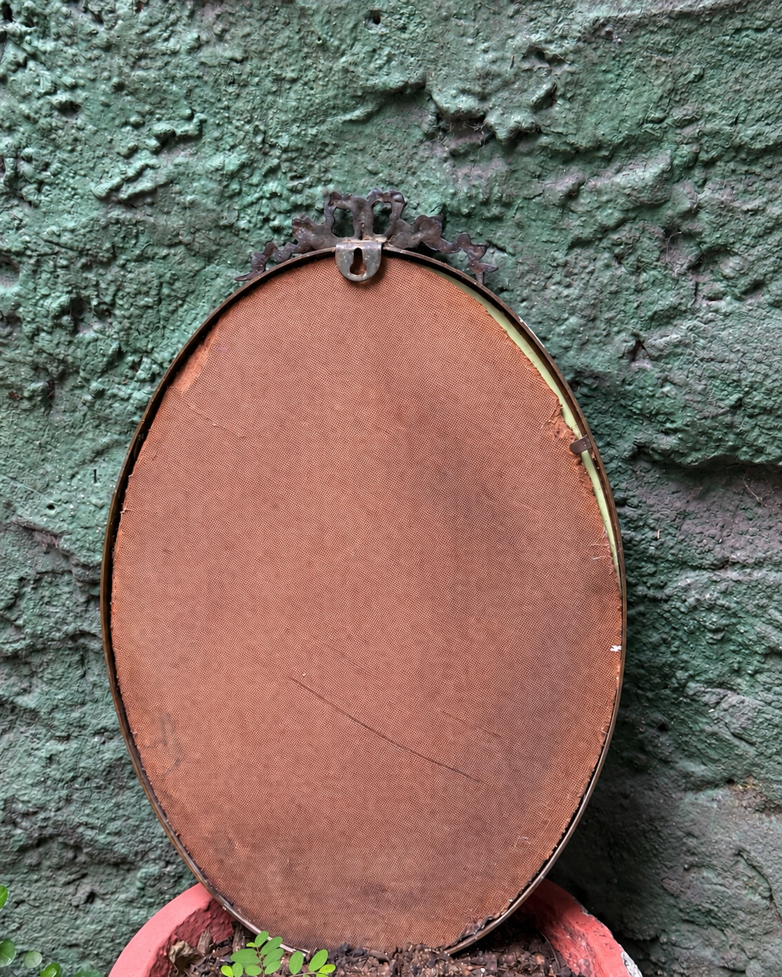 Espelho Antigo Oval Bisotê com Moldura em Bronze | Mais de 100 anos