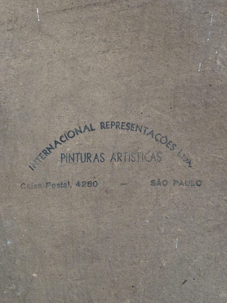 Quadro porta retrato vintage,  anos 40, com foto pintura na clássica moldura oval com detalhes entalhados.  Moldura linda, íntegra, com mínimos detalhes do tempo.