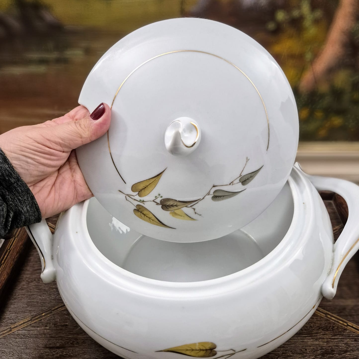 Sopeira em porcelana vintage,  anos 60, Schmidt. Uma graça,  perfeitinha até nas dourações!