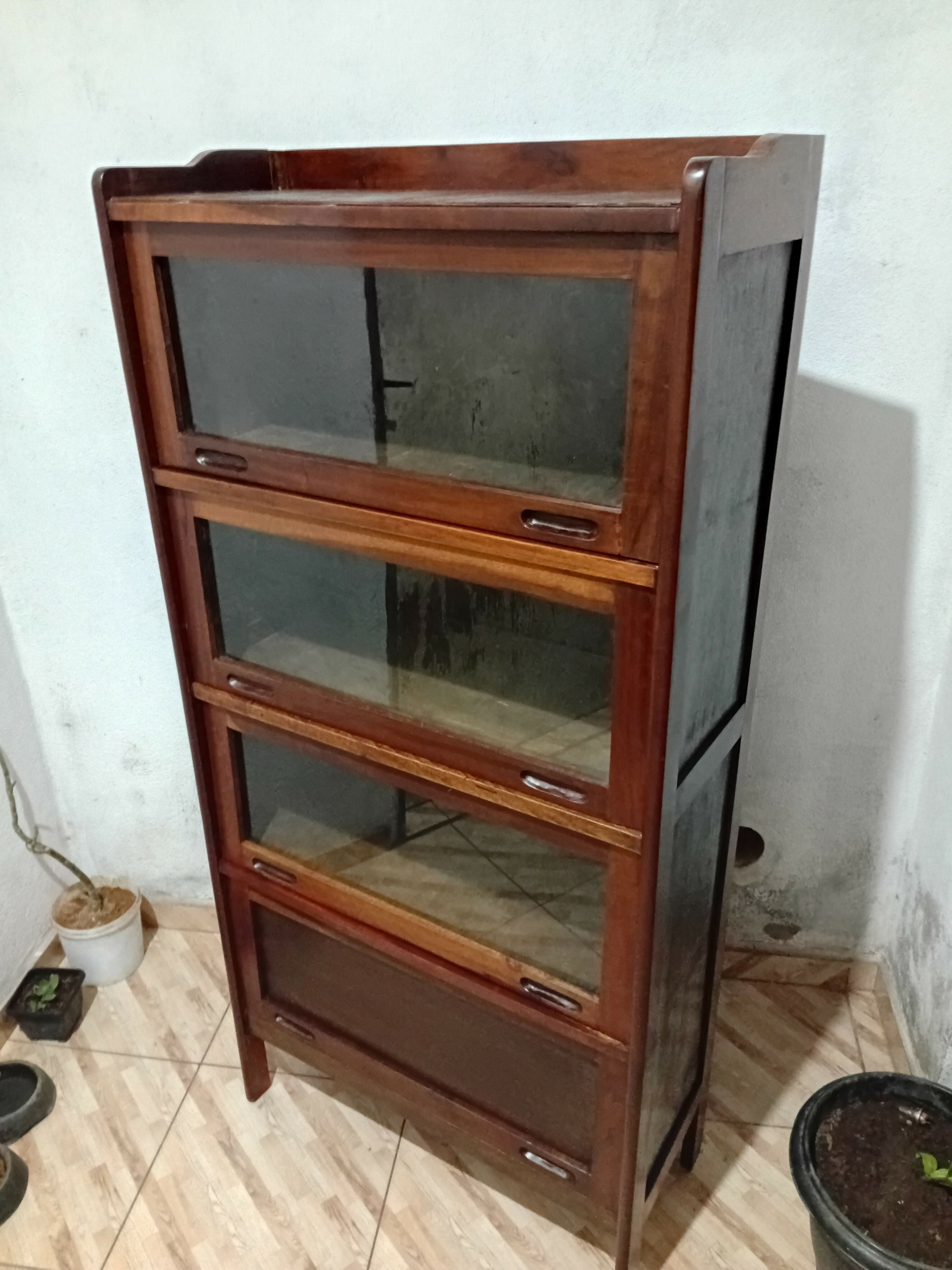 Estante basculante livreiro 4 portas em imbuia ja restaurada