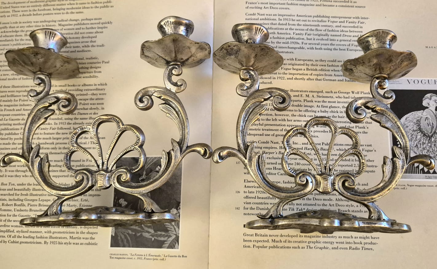 Par de Castiçais Art Noveau antigos em bronze maciço para 2 velas 