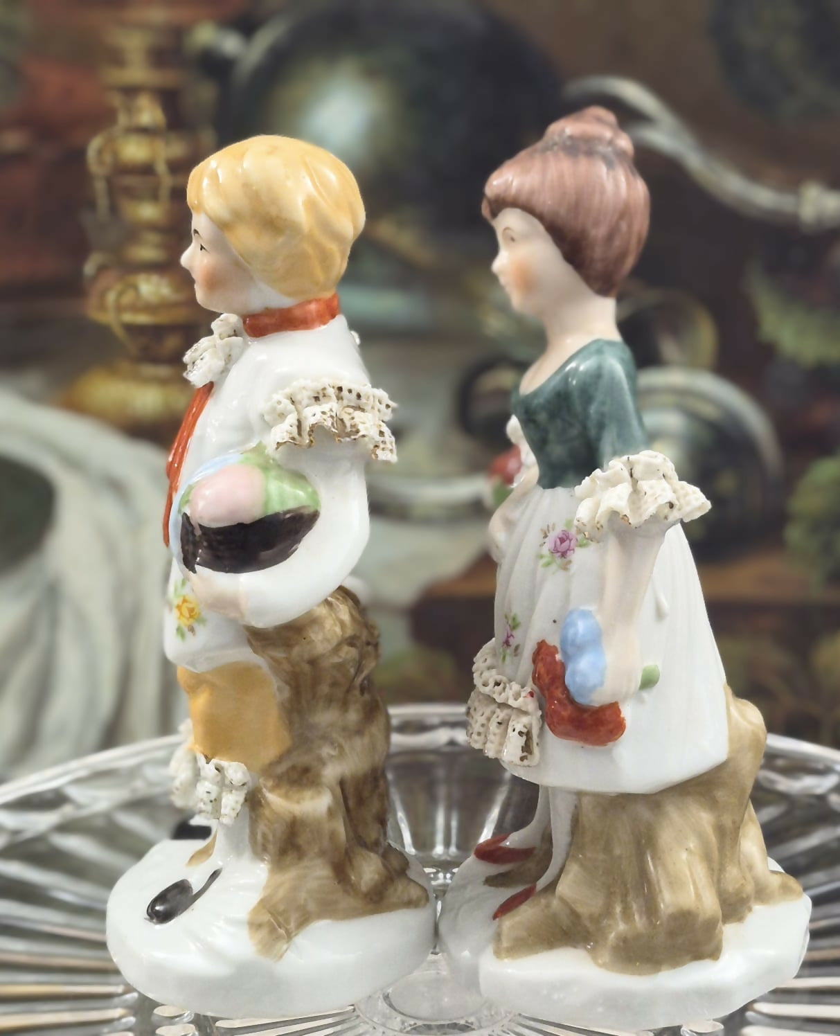Par de estatuetas incríveis em porcelana KPM para Dresden. Centenárias.