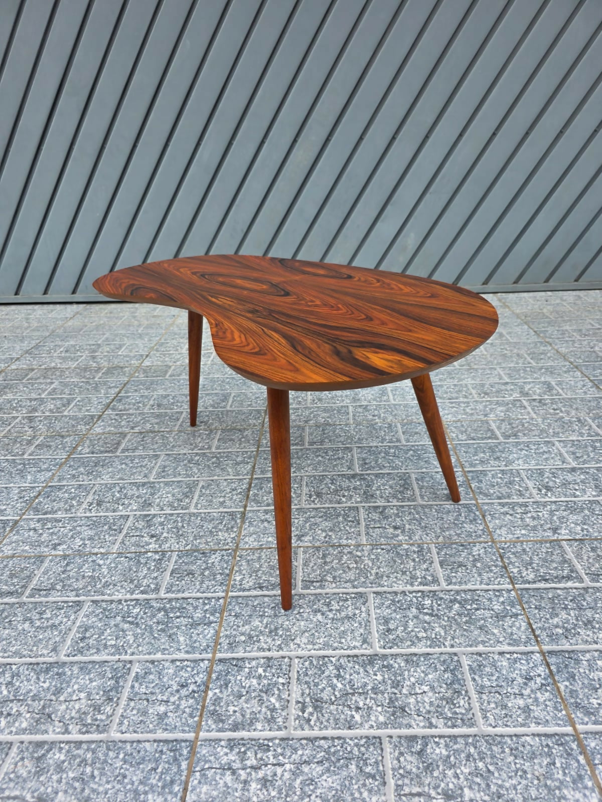 Mesa de centro "Feijão" em Pau-Ferro e Jatobá