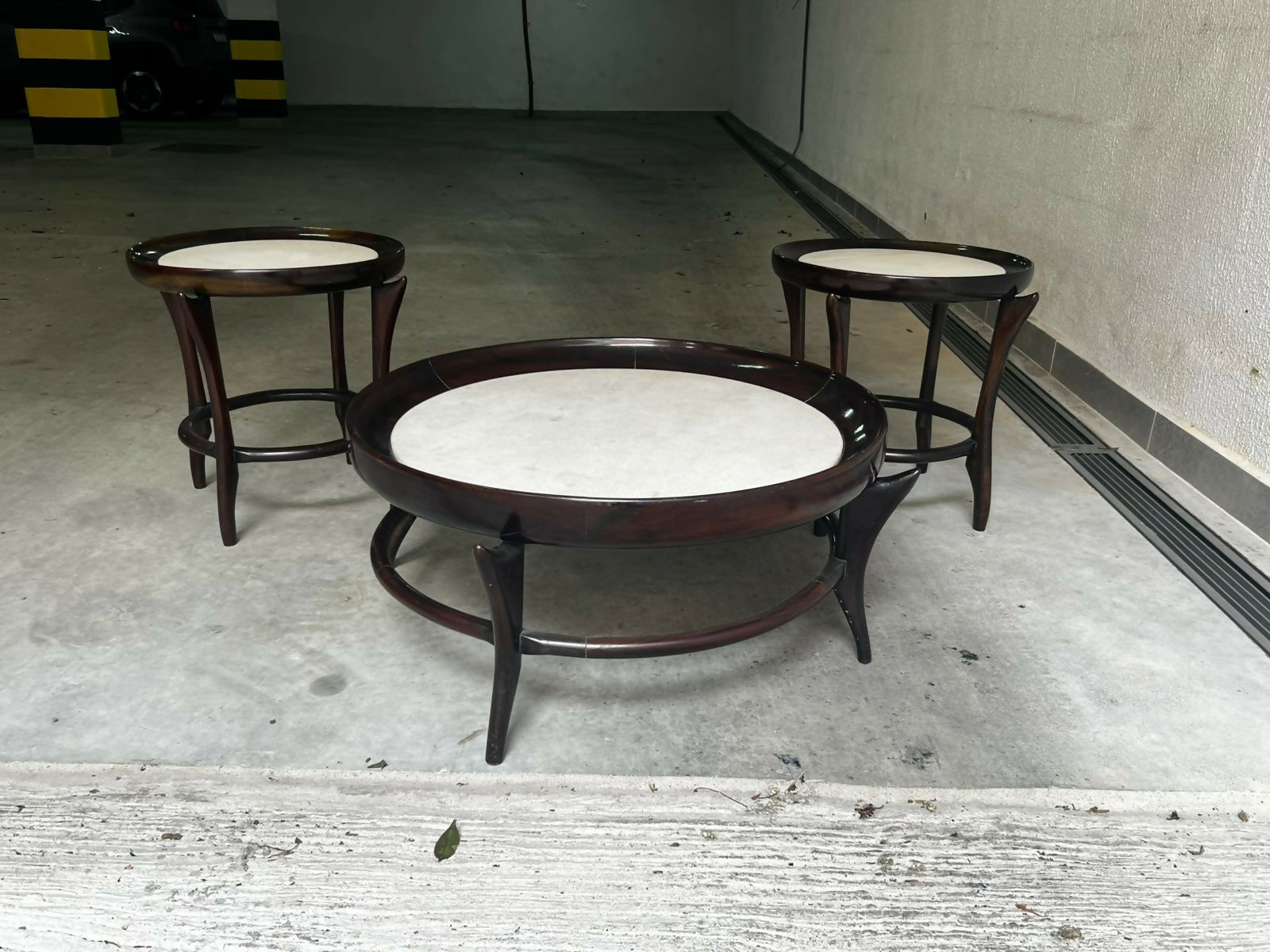 Conjunto de 3 Mesas Maracanã em Jacarandá e Mármore – Scapinelli