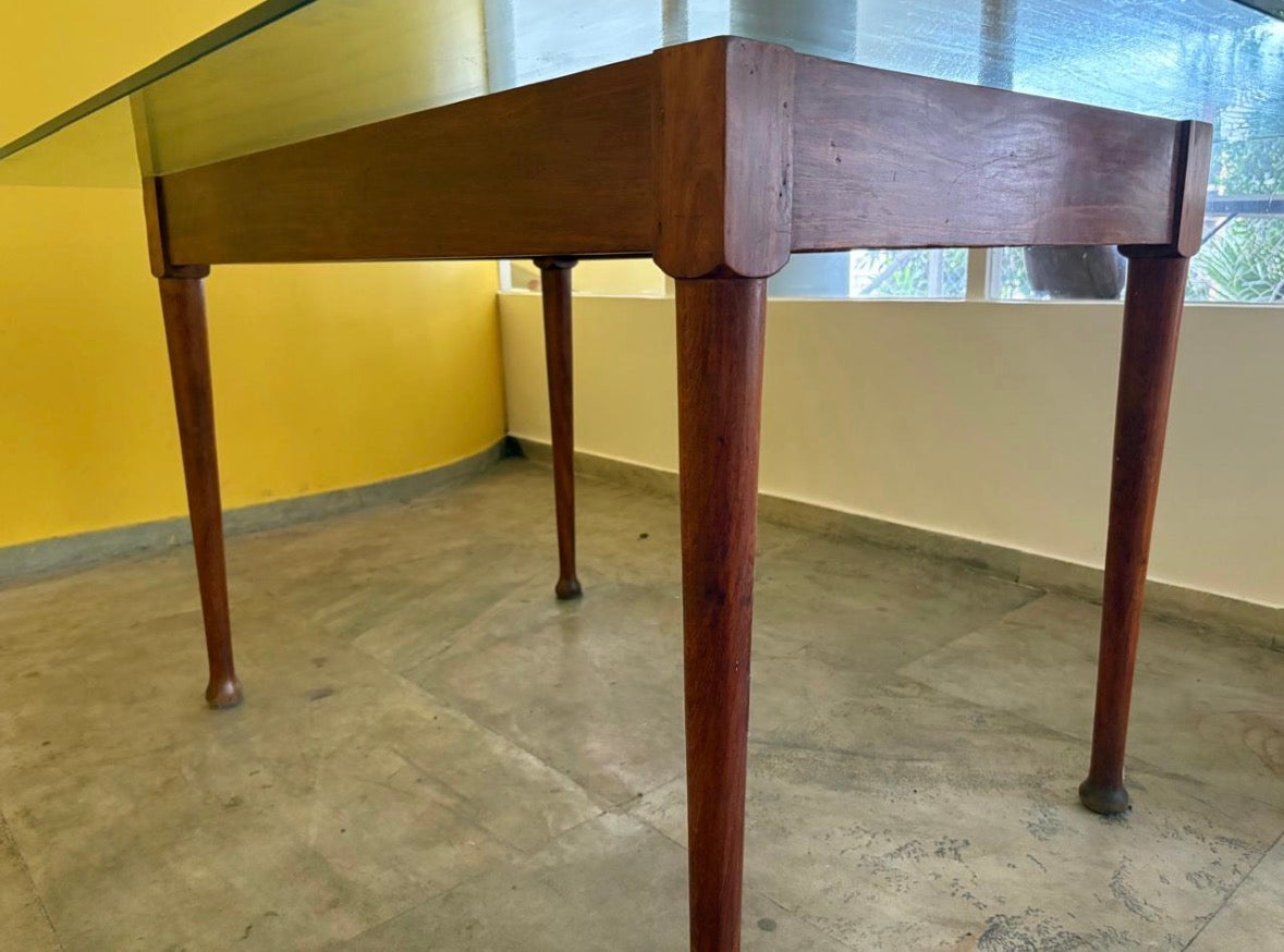 Mesa Jantar Retangular com base em madeira e tampo em Vidro