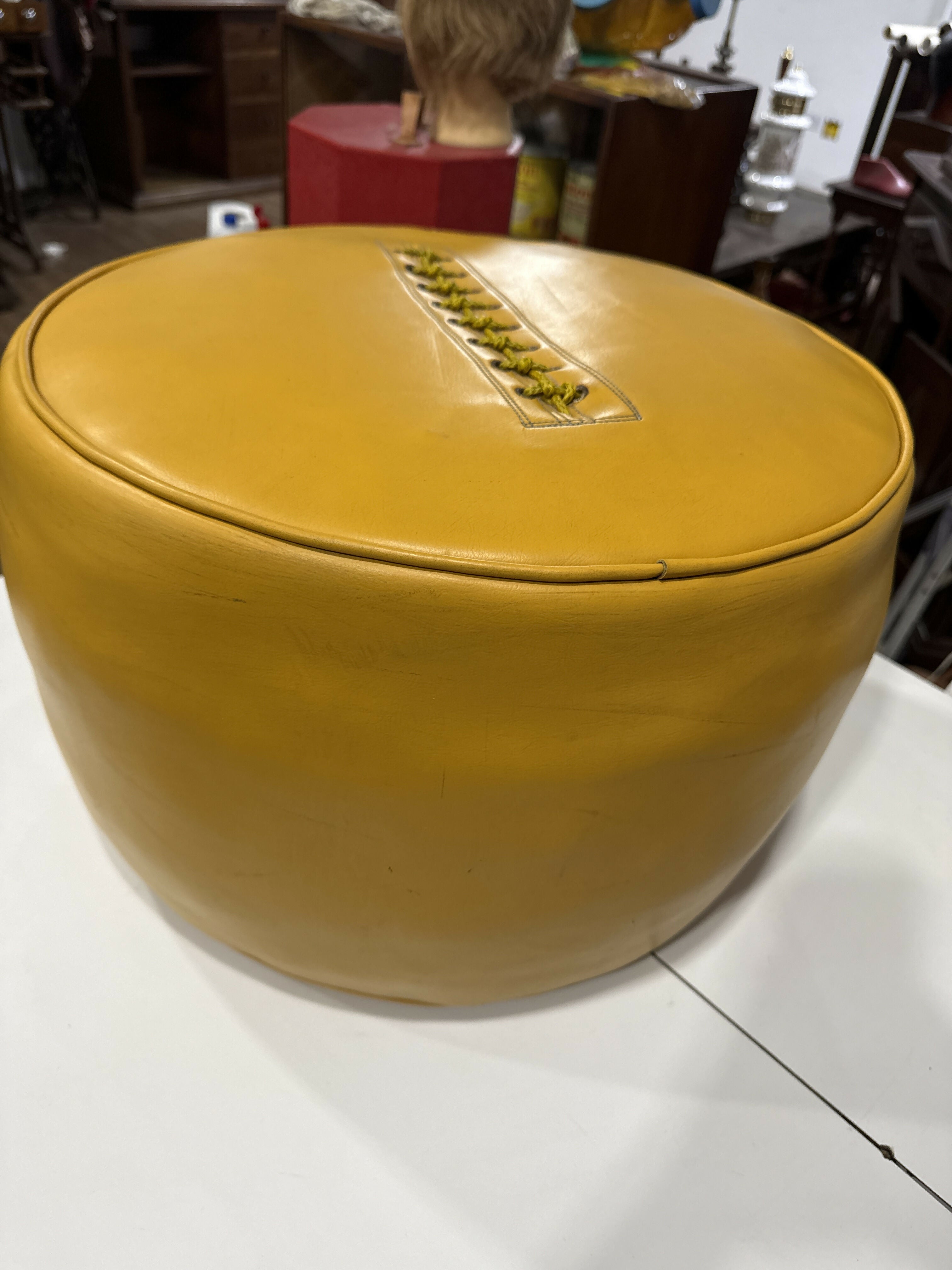 ✨ Puff Vintage Original Anos 60/70 – Amarelo, Design Retrô Charmoso ✨