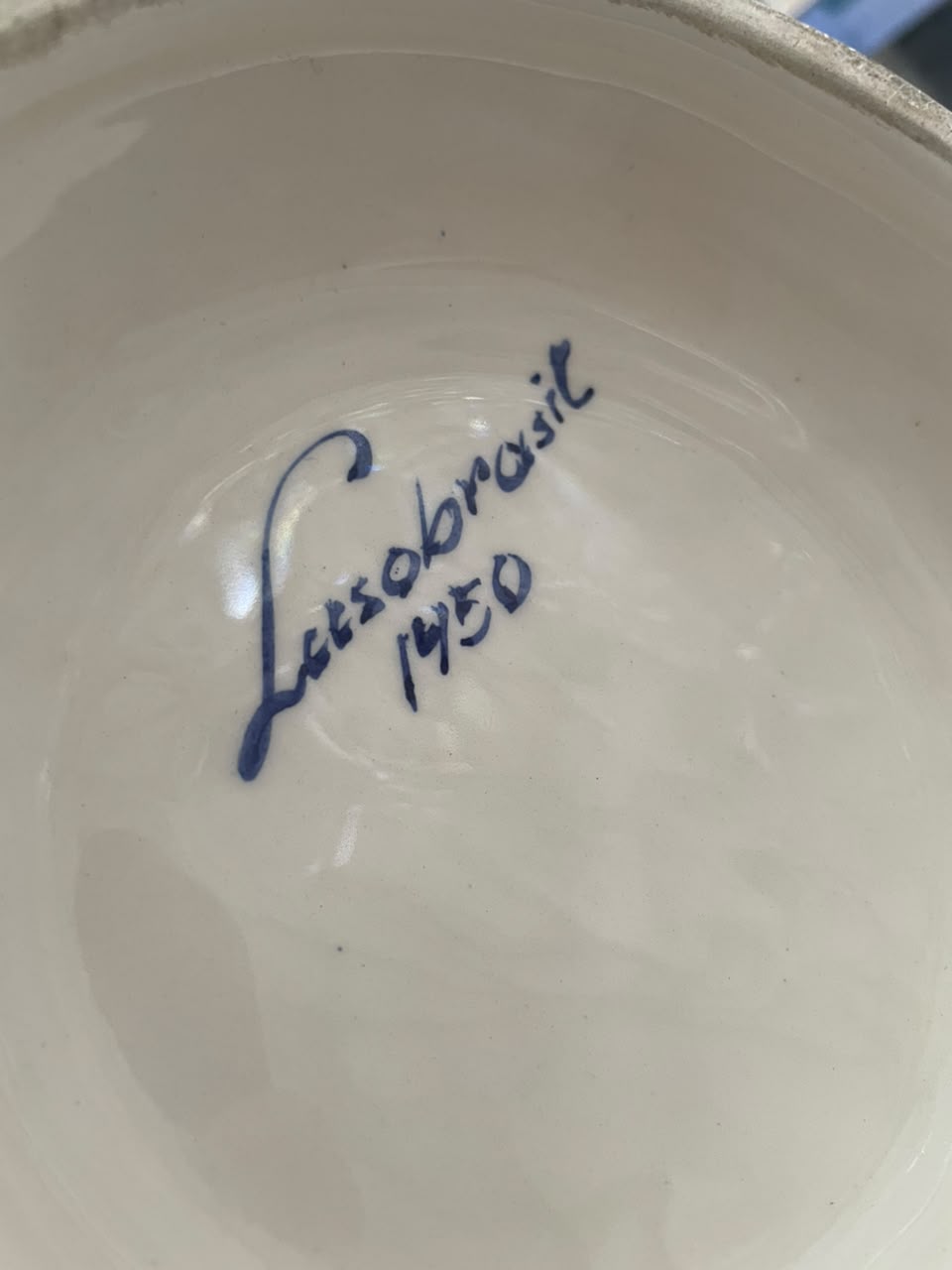 Imponente Sopeira em Faiança com Pintura Manual Azul