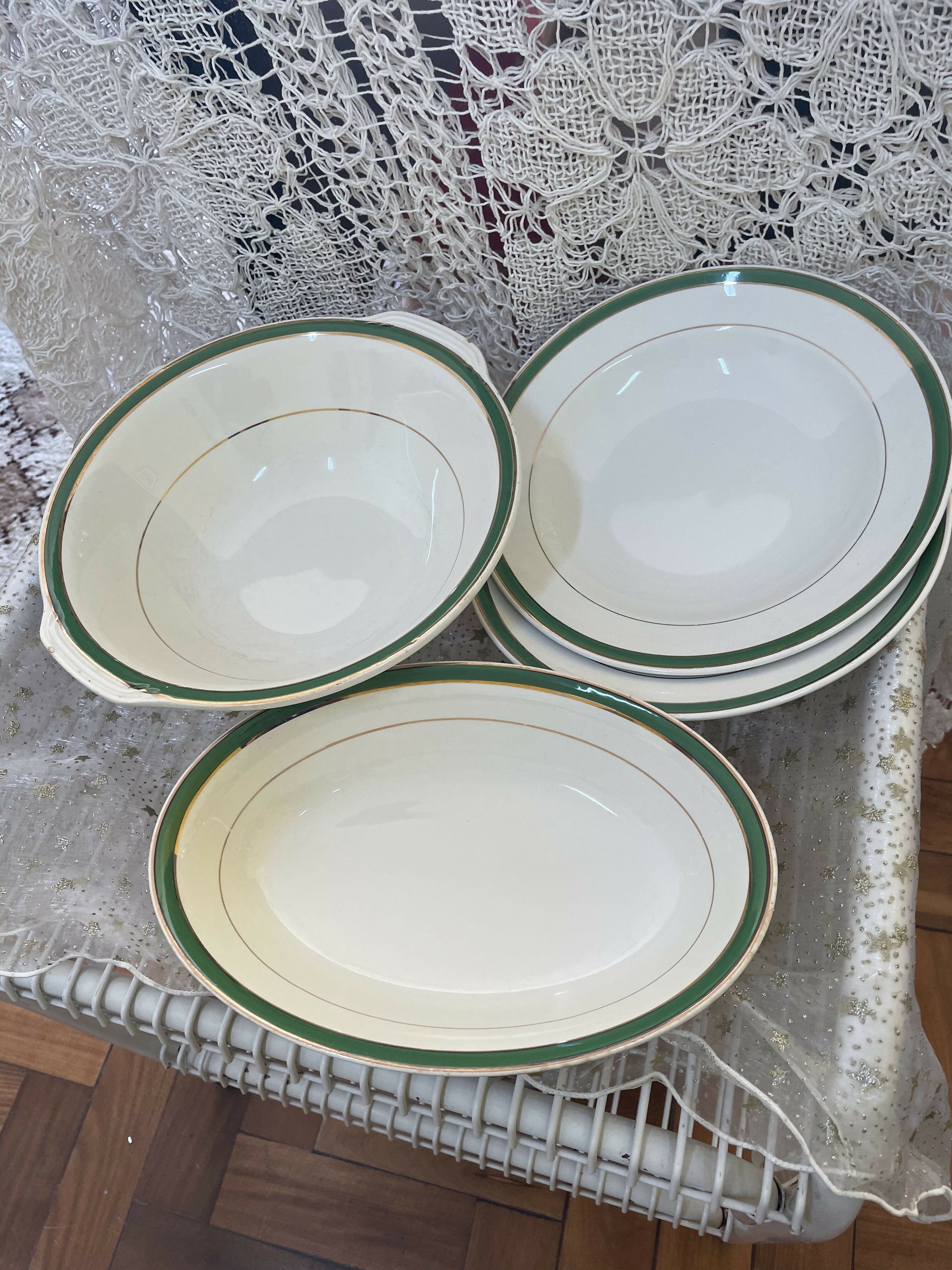 Jogo de pratos fundos e travessas Porto Ferreira