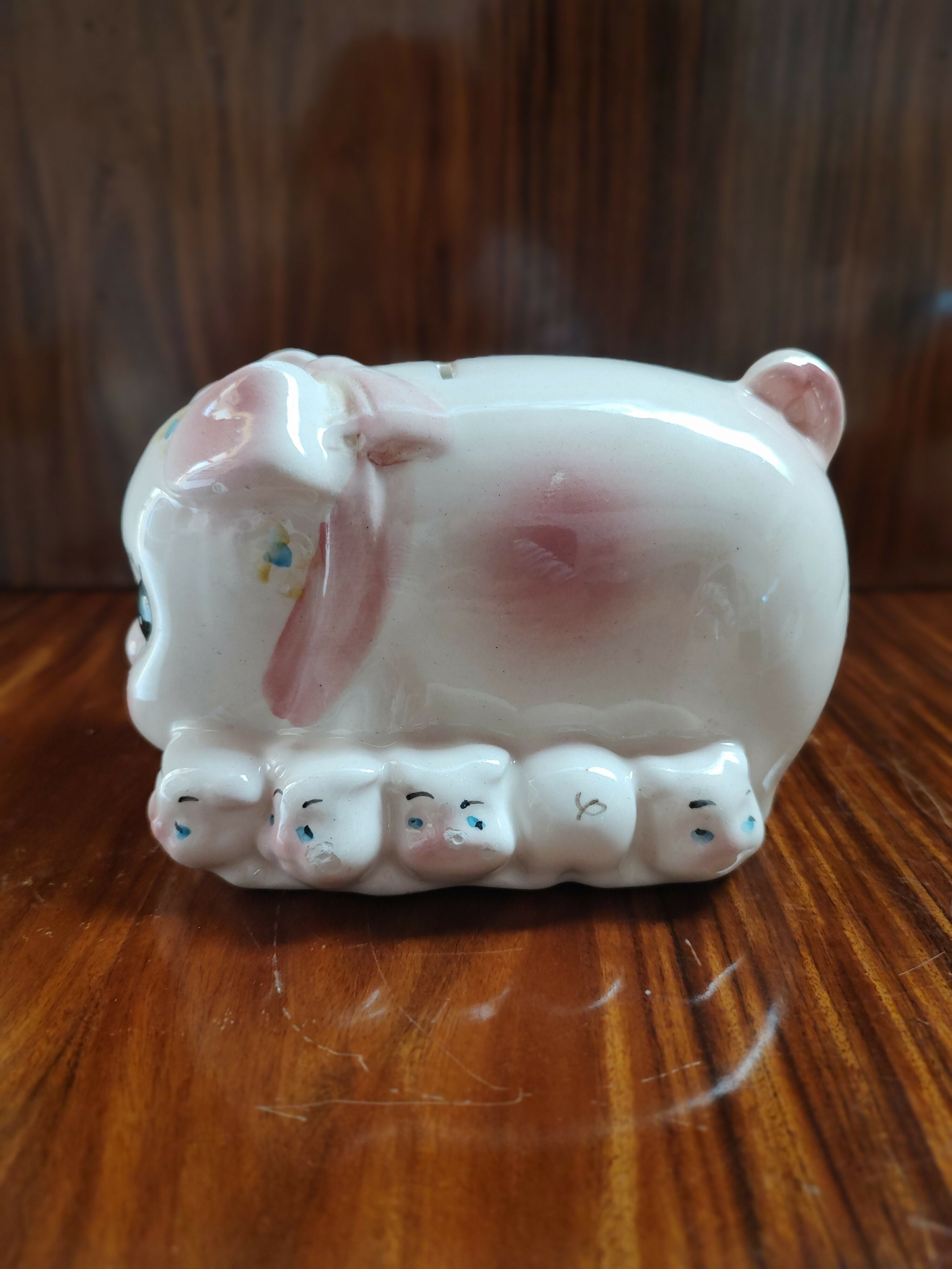 Antigo e Simpático Cofre em Porcelana com Dona Porca e seus porquinhos