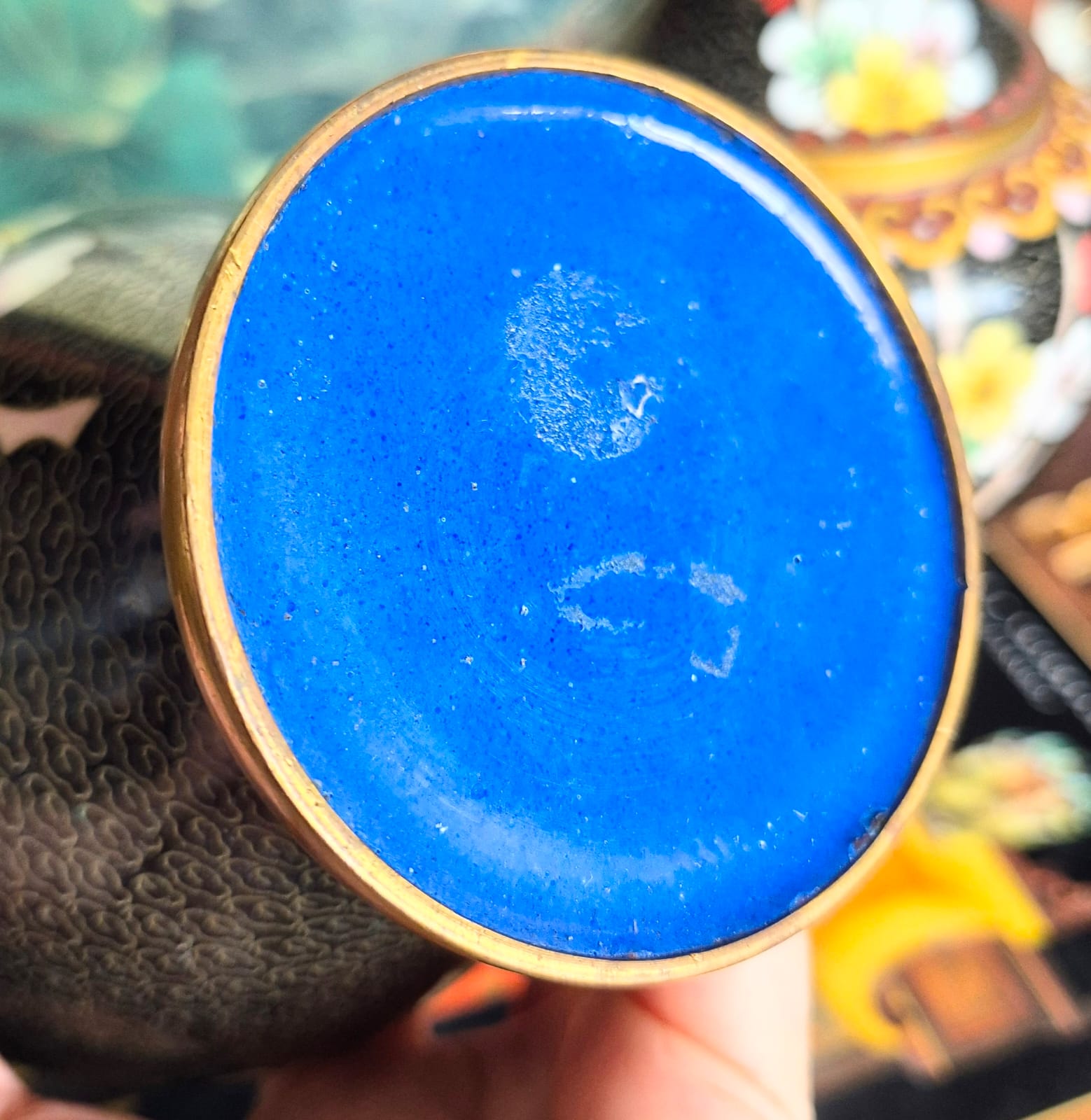 Par de vasos em cloisonné maravilhosos,  formato balaústre com decoração floral lindíssima e rara.
