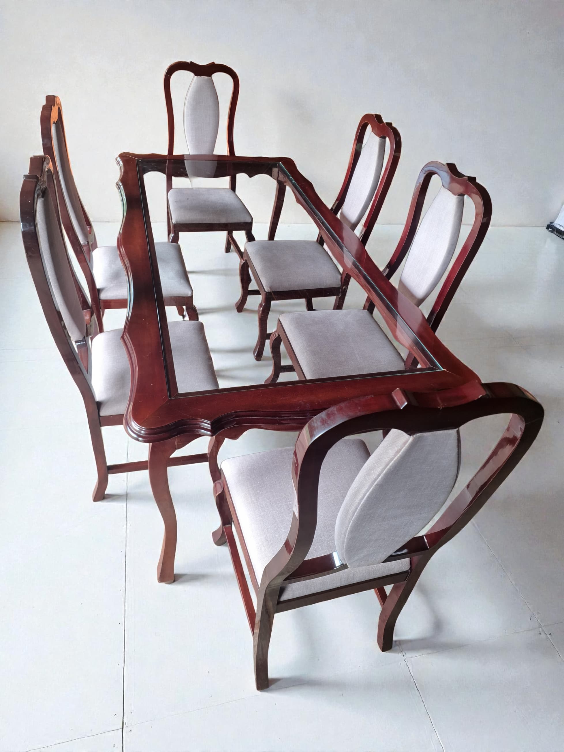 Mesa de Jantar com tampo em vidro com 6 cadeiras provençal